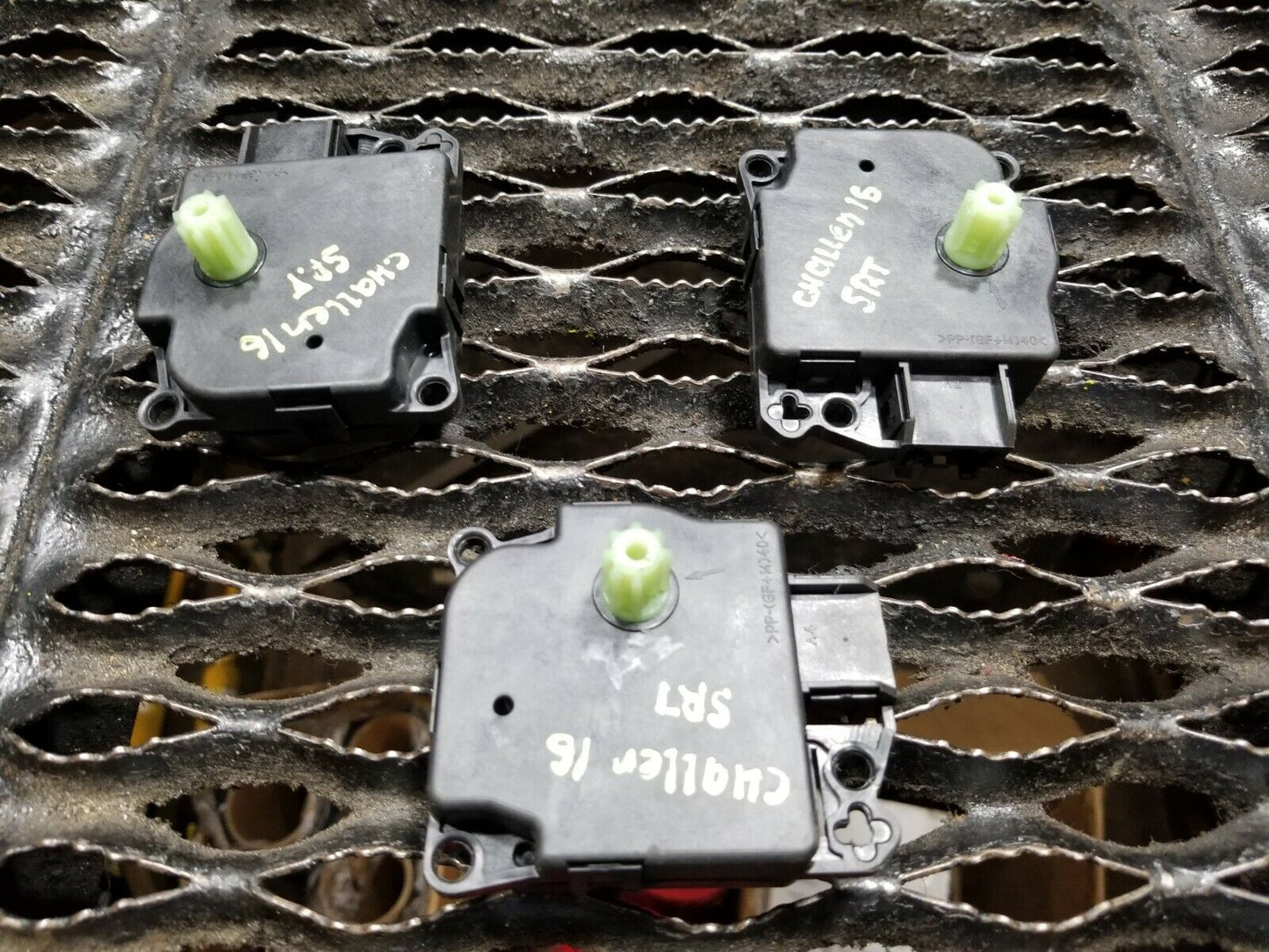 16 17 Dodge Challenger SRT HVAC A/c Heater Flap Servo Actuator Motor Set OEM 12k