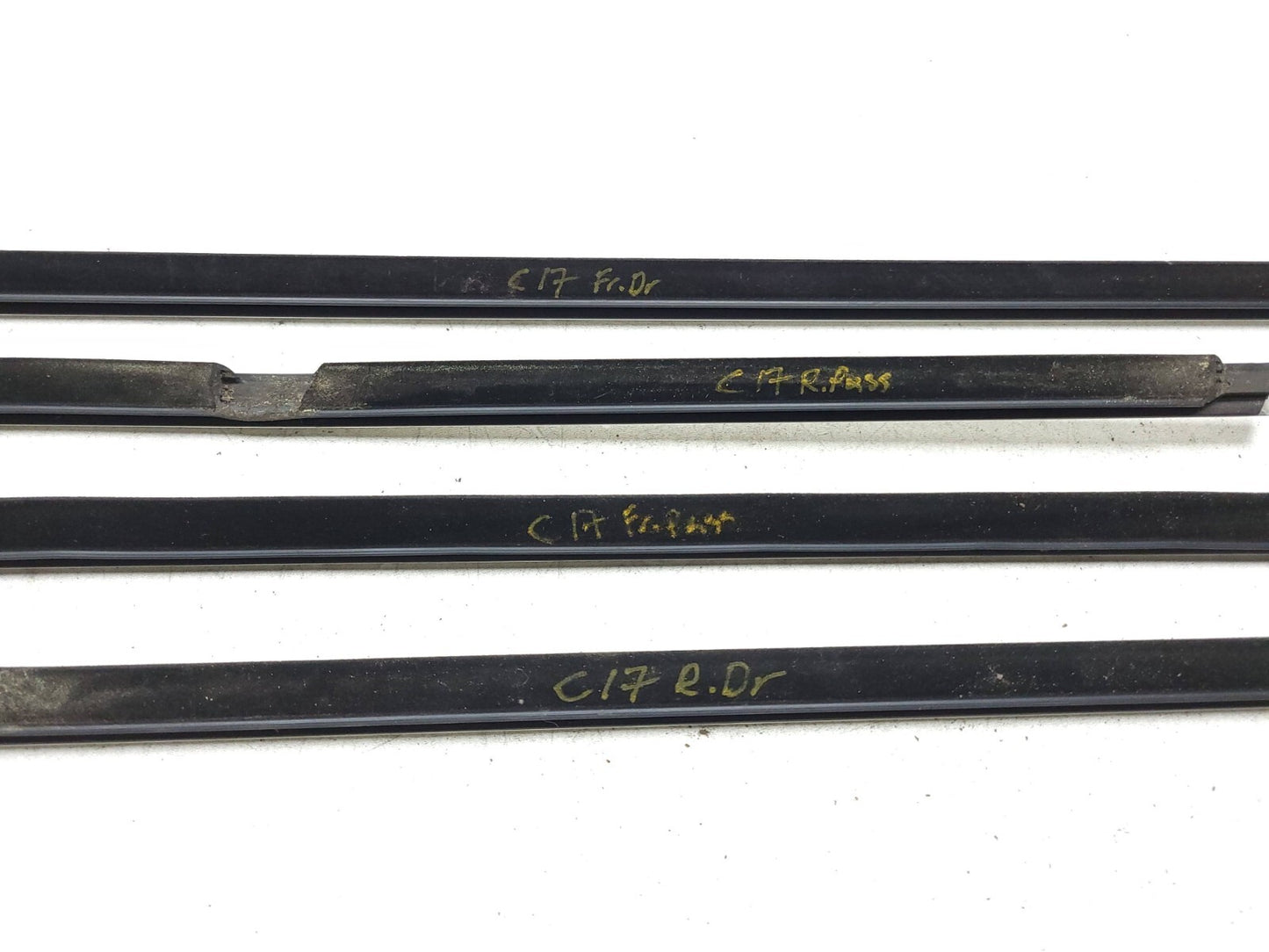 13-18 BMW 330xi F30 Door Window Weatherstrip Belt Seal Molding 4pcs OEM β
76k