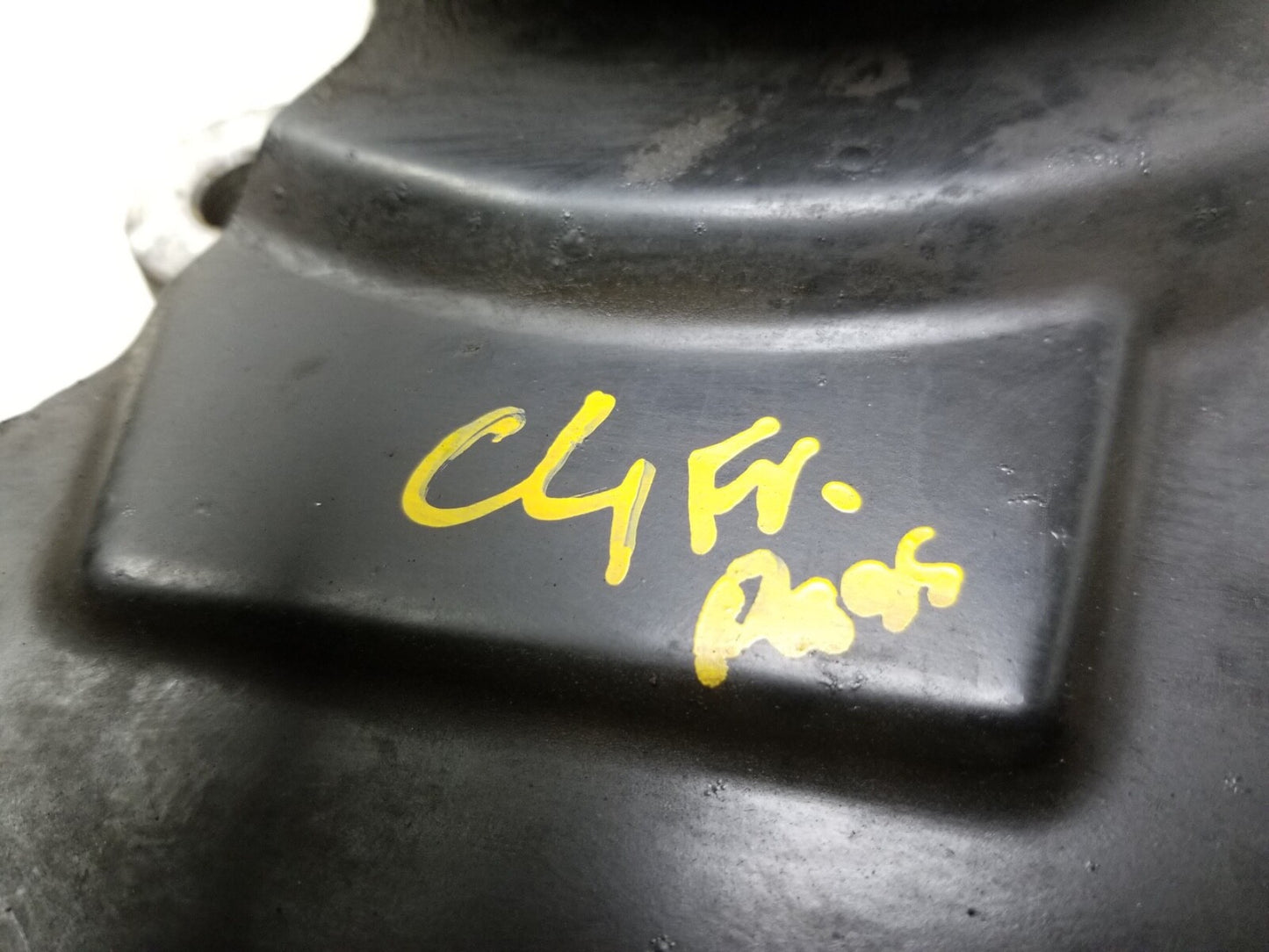 2010 - 2016 Cadillac SRX Wheel Spindle Knuckle Front Driver Side Right OEM