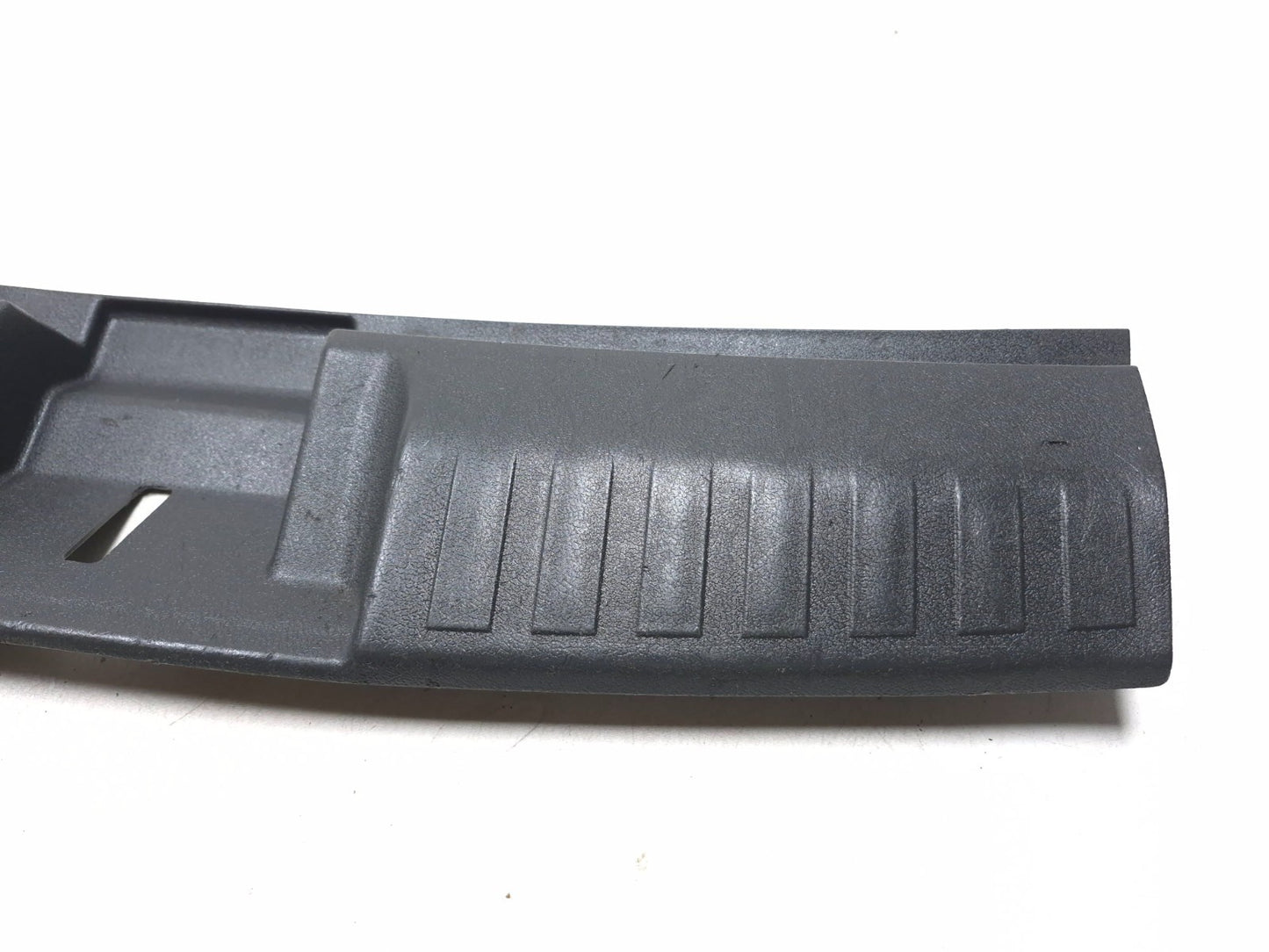 2010 Dodge Caliber Sxt Trunk Boot Lip Cover Trim Oyd75trm OEM