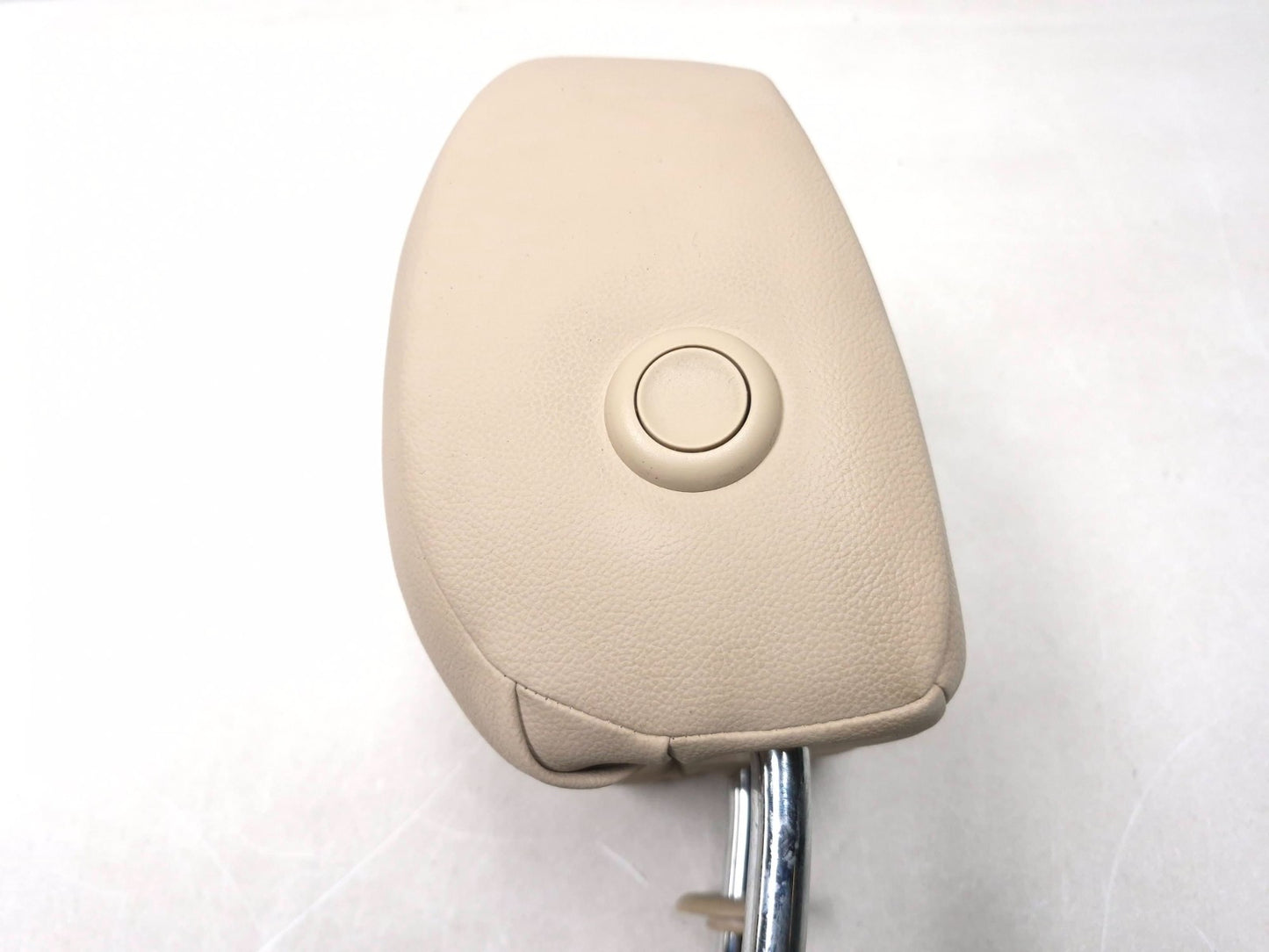 2017 Jaguar Xe Front Seat Headrest Right Or Left OEM