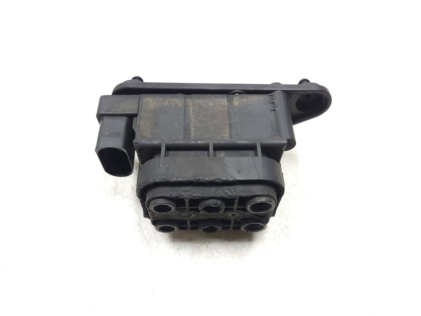2010 - 2019 Jaguar XJ Air Suspension Control Solenoid Valve OEM