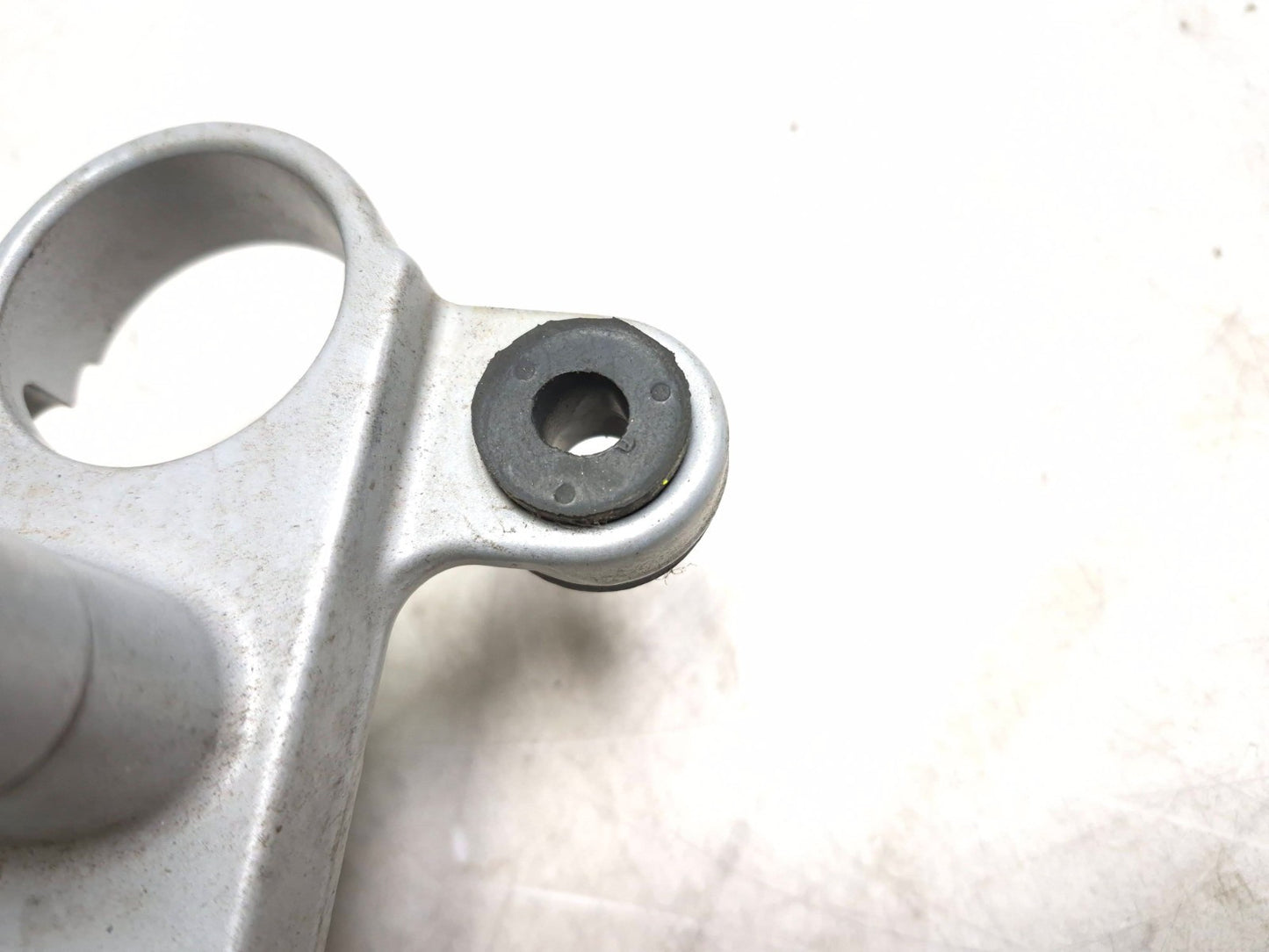2006 Suzuki Gs 500fk Handlebar Clamp Riser Triple Tree OEM