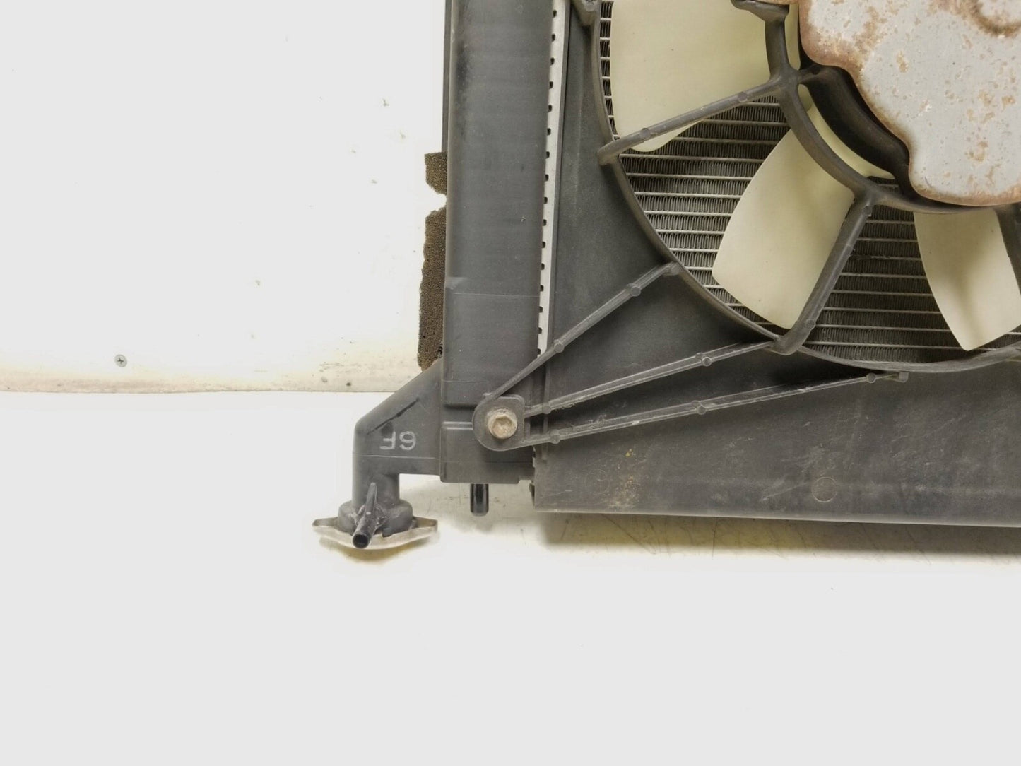 2005 - 2010 Scion Tc Front Radiator Dual Fan Motor Assembly OEM