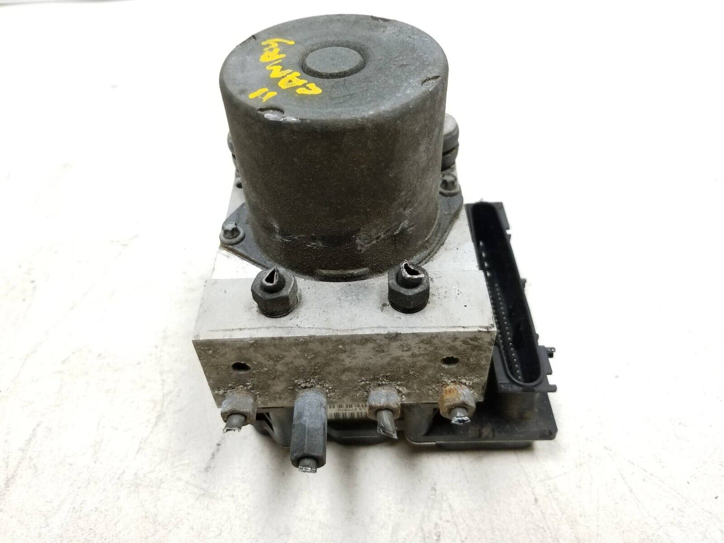 2010-2011 Toyota Camry Abs Anti Lock Brake Pump 2.5l OEM
