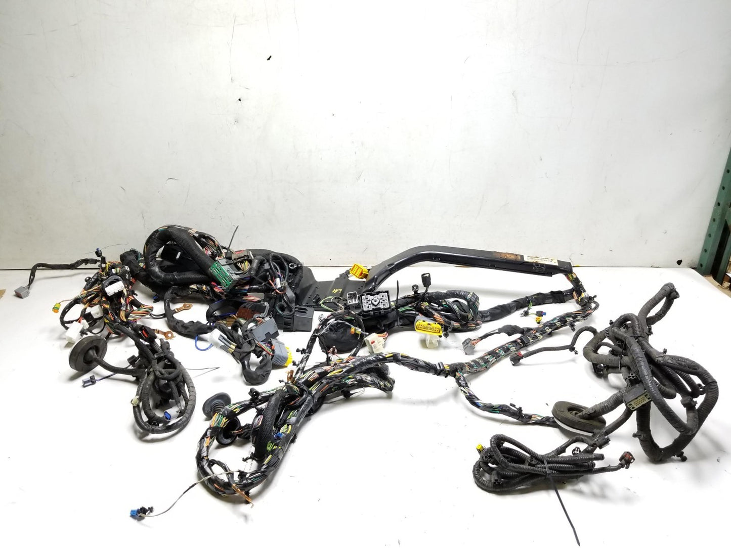 2012 Jeep Grand Cherokee Interior Floor Wire Harness OEM