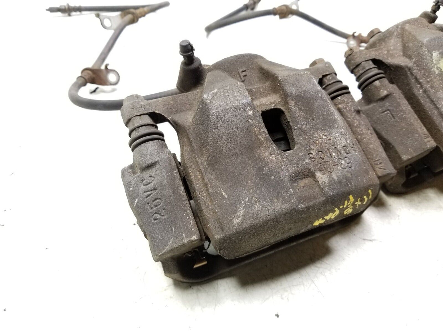 08 - 15 Scion Xb Brake Caliper Front Driver & Passenger Side Pair OEM