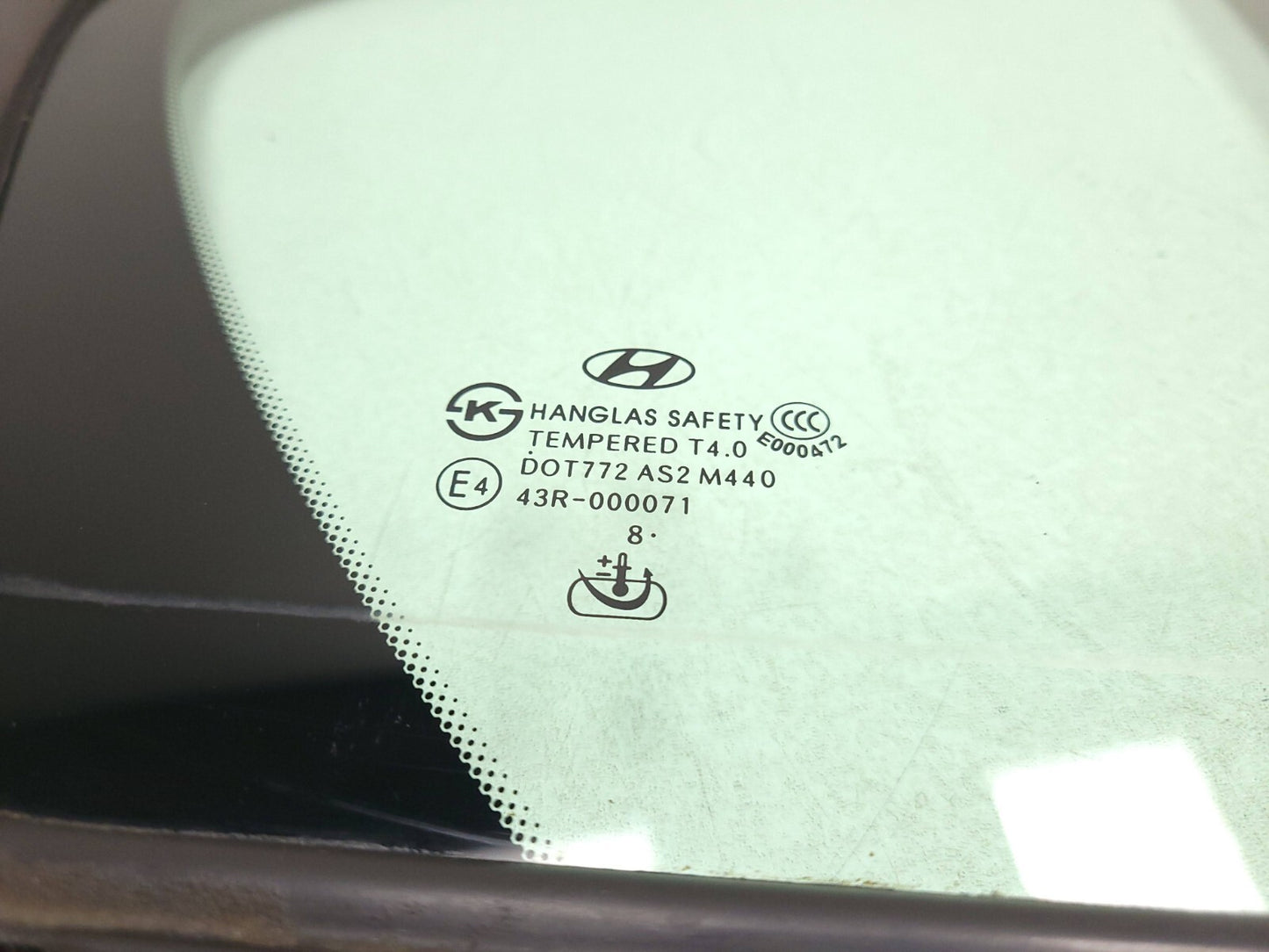 09-14 Hyundai Genesis Rear Door Vent Glass Passenger Side Right OEM Sedan