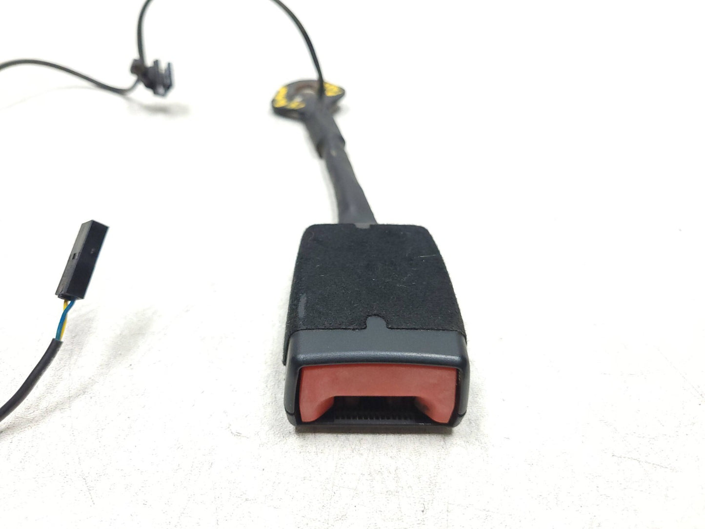 2014 Volkswagen Passat Front Seat Belt Buckle Latch Passenger Side Right OEM