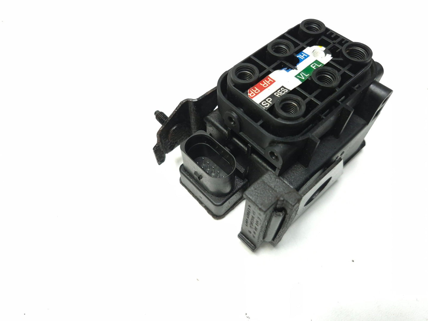 2011 Mercedes S400 W221 Air Suspension Supply Valve Block OEM