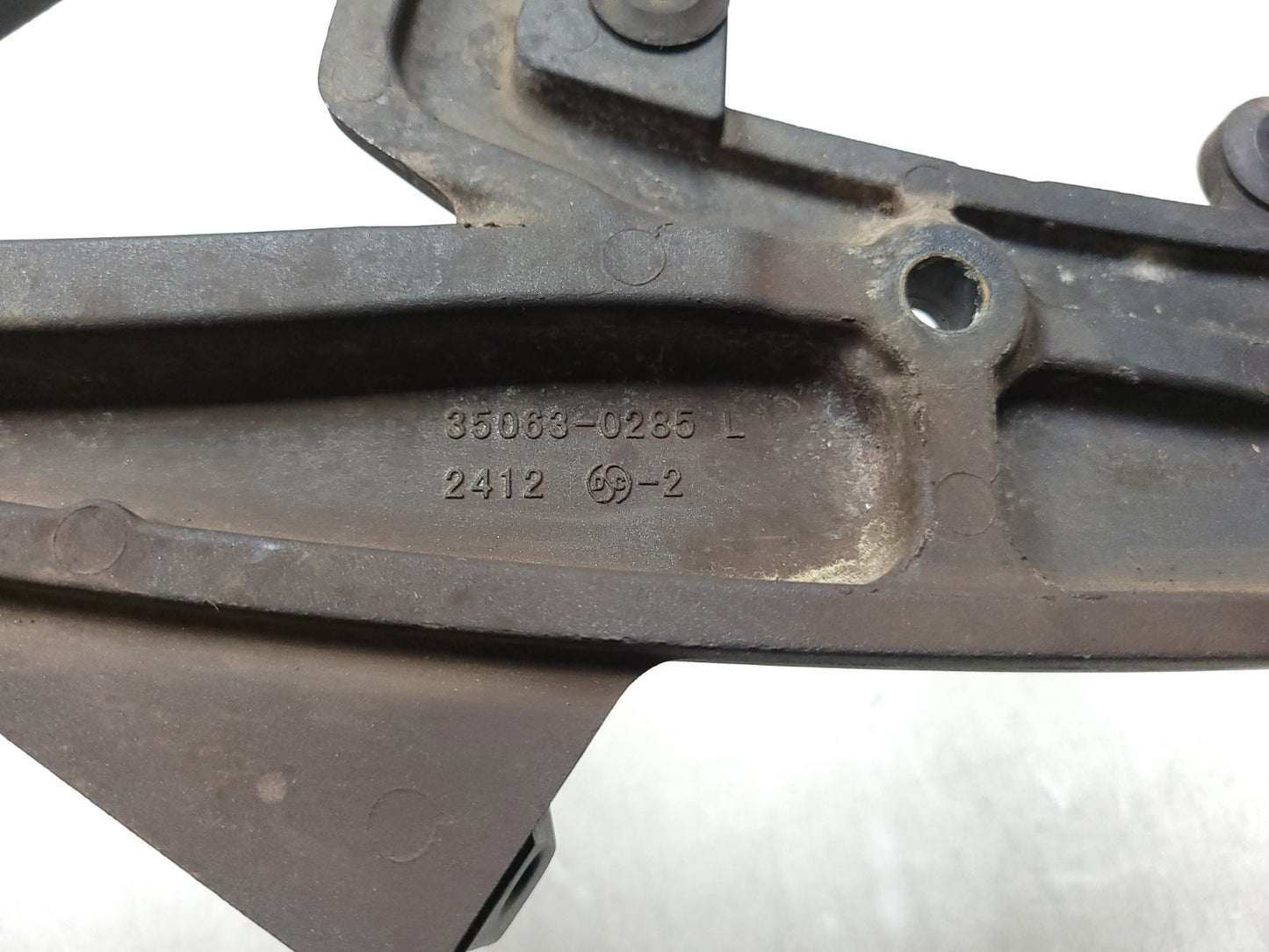 06 - 08 Kawasaki Ninja 650 Ex650 Left Foot Peg Rest & Bracket OEM