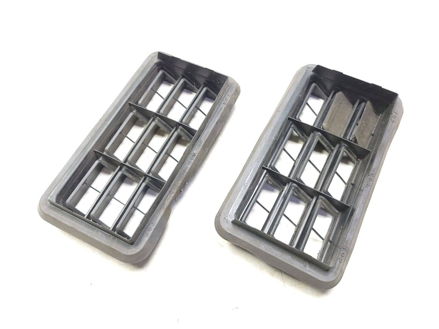 2007-2011 Dodge Caliber Sxt Rear Quarter Vent Pressure Flap 2pcs OEM