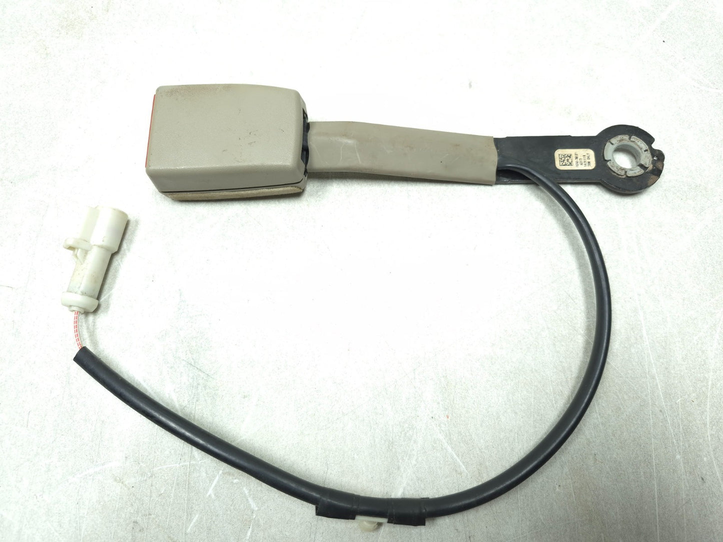 2011 Ford Edge Front Right Passenger Seat Belt Buckle Latch OEM