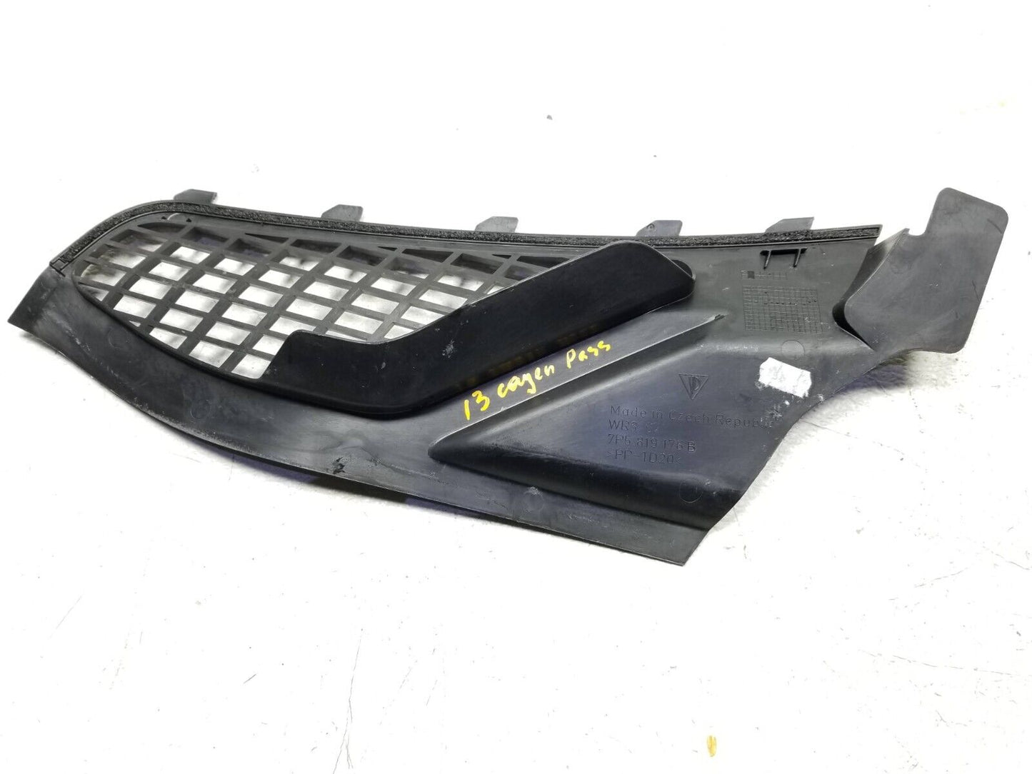 11 12 13 14 Porsche Cayenne Windshield Wiper Vent Cowl Cover Front Right Rh  OEM