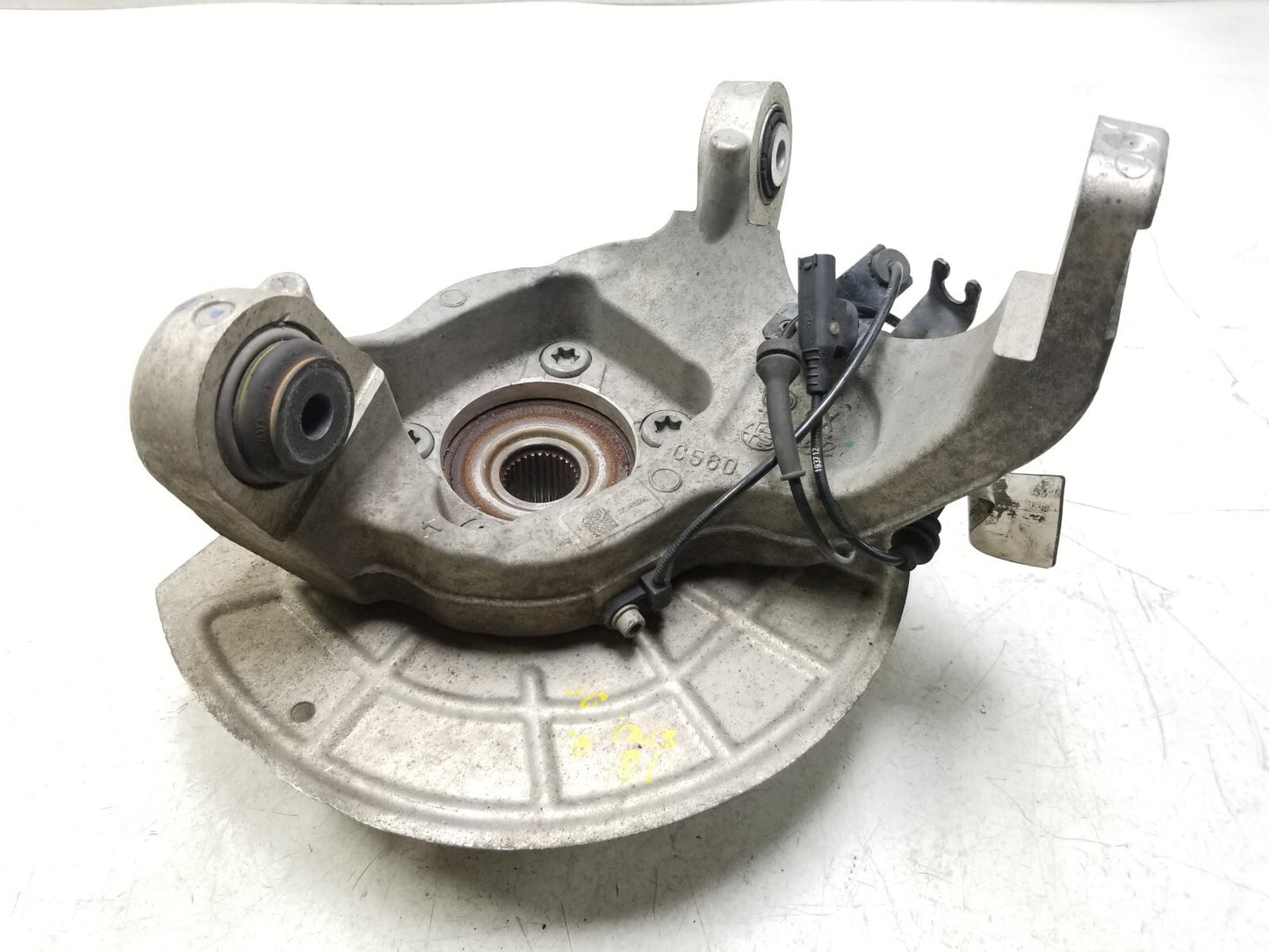 2017 - 2023 Alfa Romeo Stelvio Spindle Knuckle Hub Rear Driver Side Left OEM
