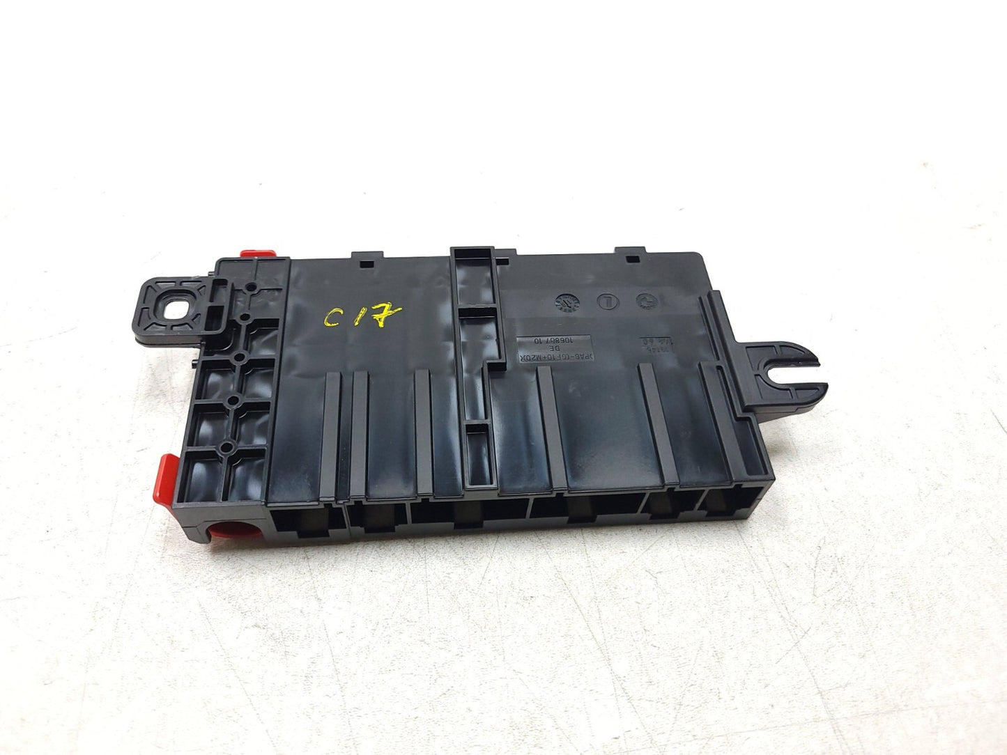 13-18 BMW 330xi F30 Power Positive Battery Distribution Fuse Box OEM β
 76k Miles
