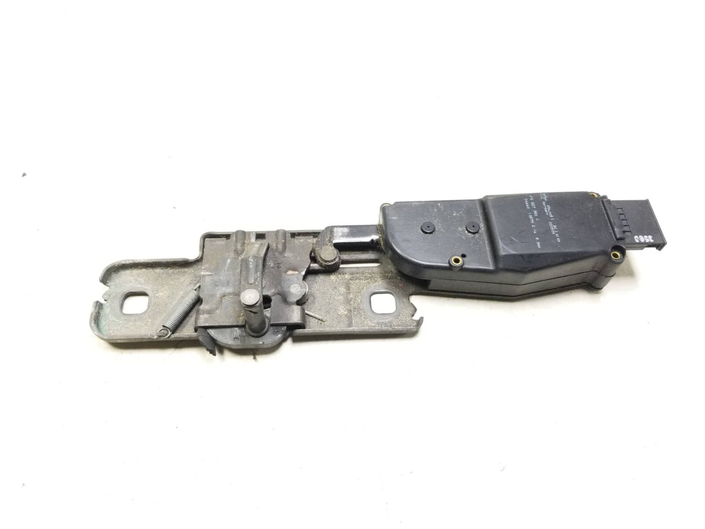 2009 - 2017 Audi Q5 Lift Gate Lock Striker Plate OEM