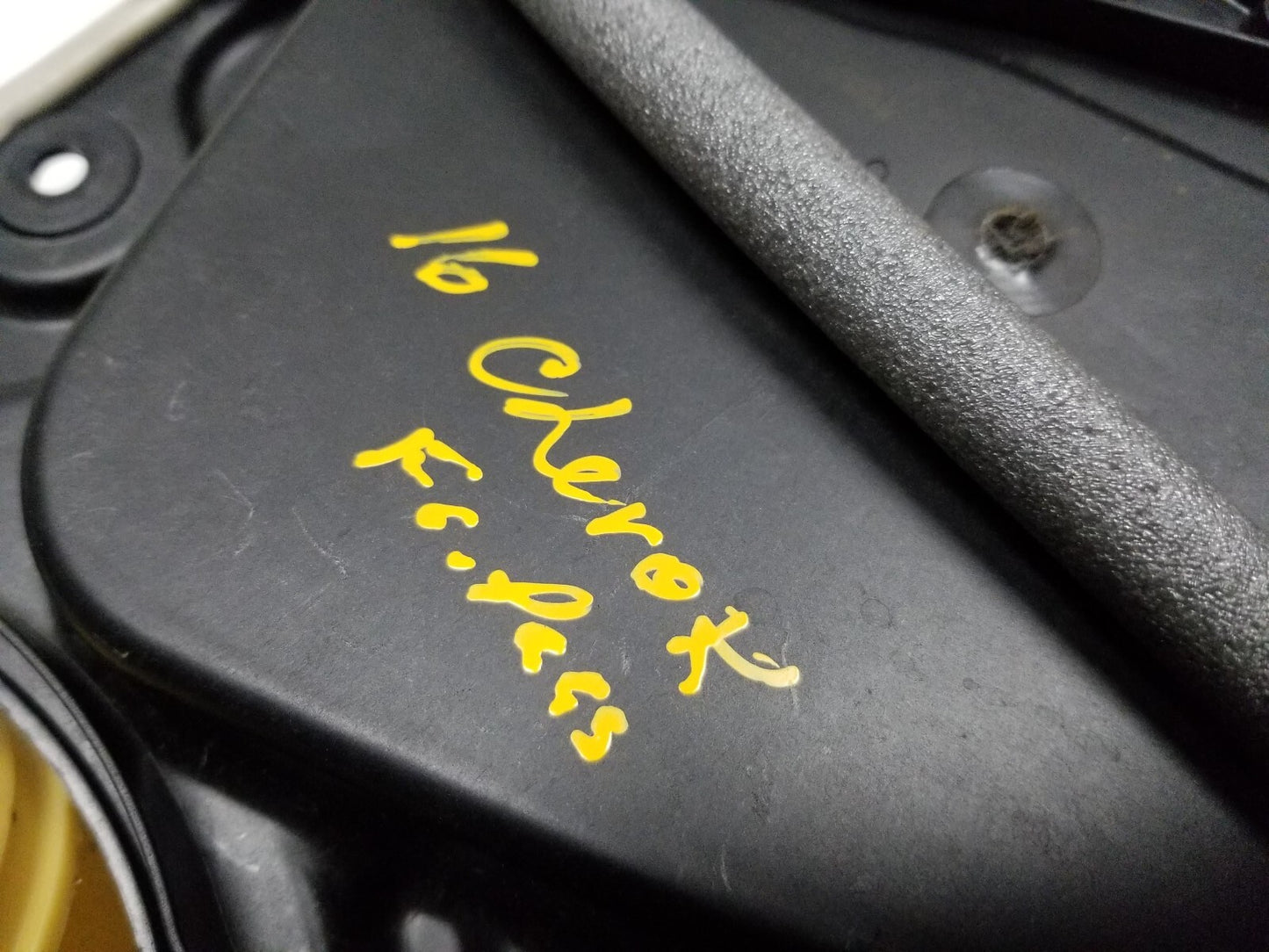 14 15 16 17 18 Jeep Cherokee Door Window Regulator Front Right Pass Side OEM ā