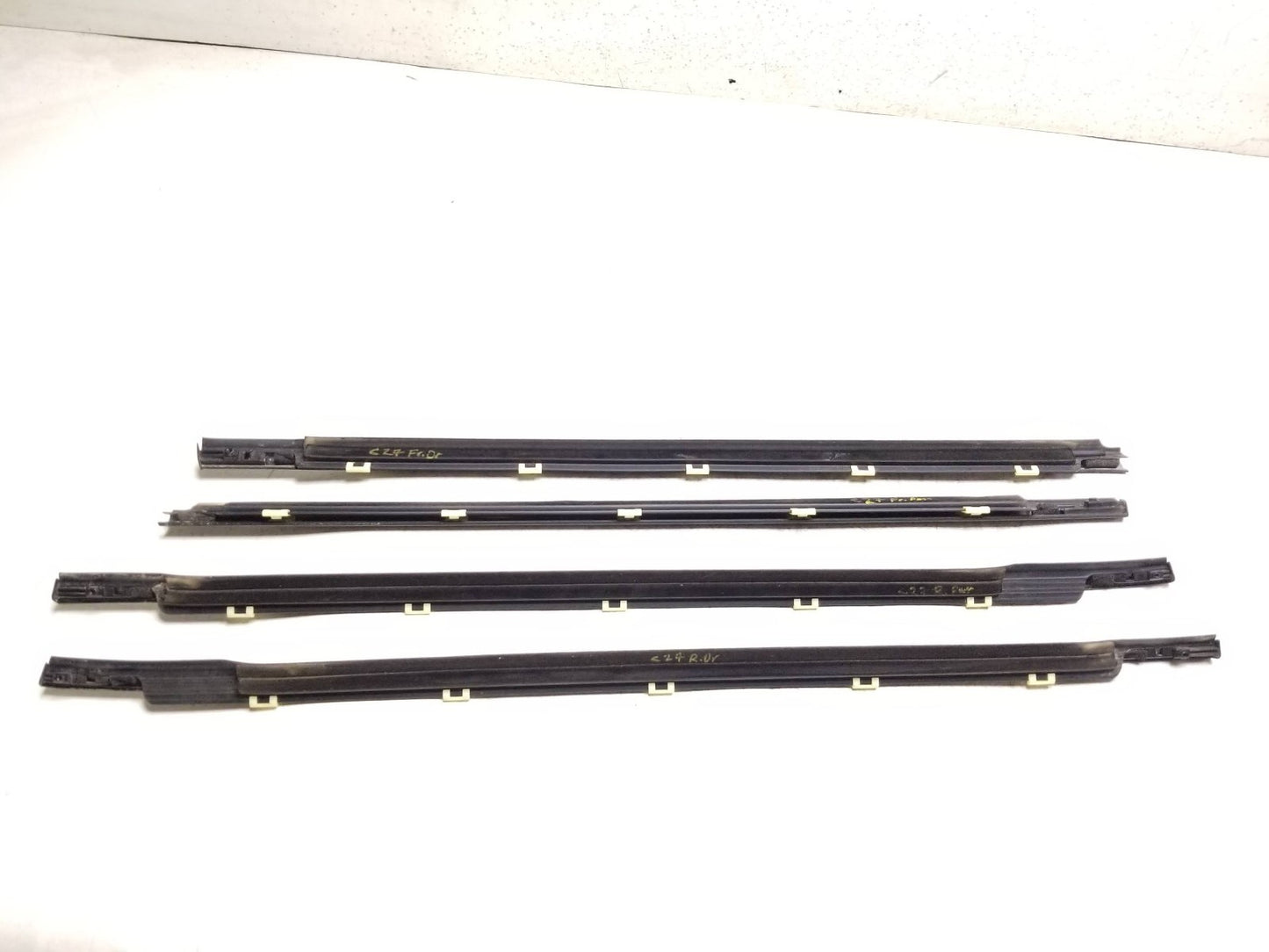 2014 - 2019 Kia Soul Door Glass Belt Seal Molding Set OEM