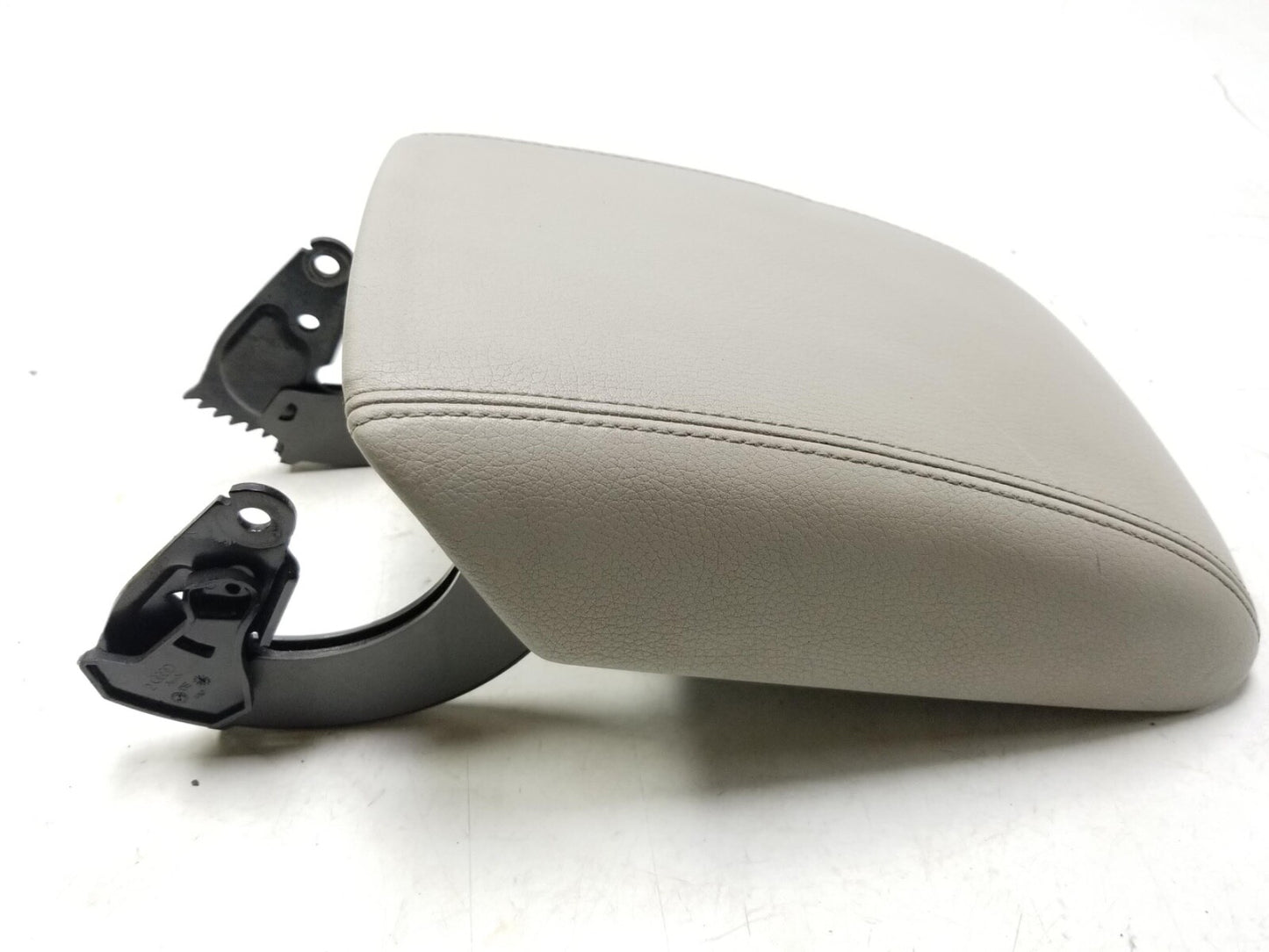 2009 - 2017 Audi Q5 Center Console Armrestoem