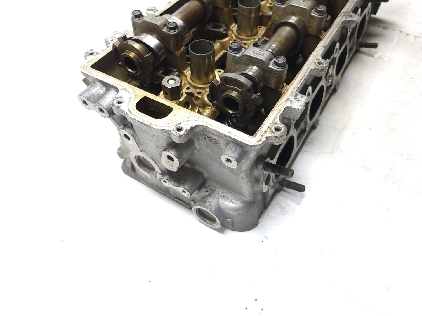 09-12 Hyundai Genesis Engine Cylinder Head Left & Right Pair OEM 4.6l