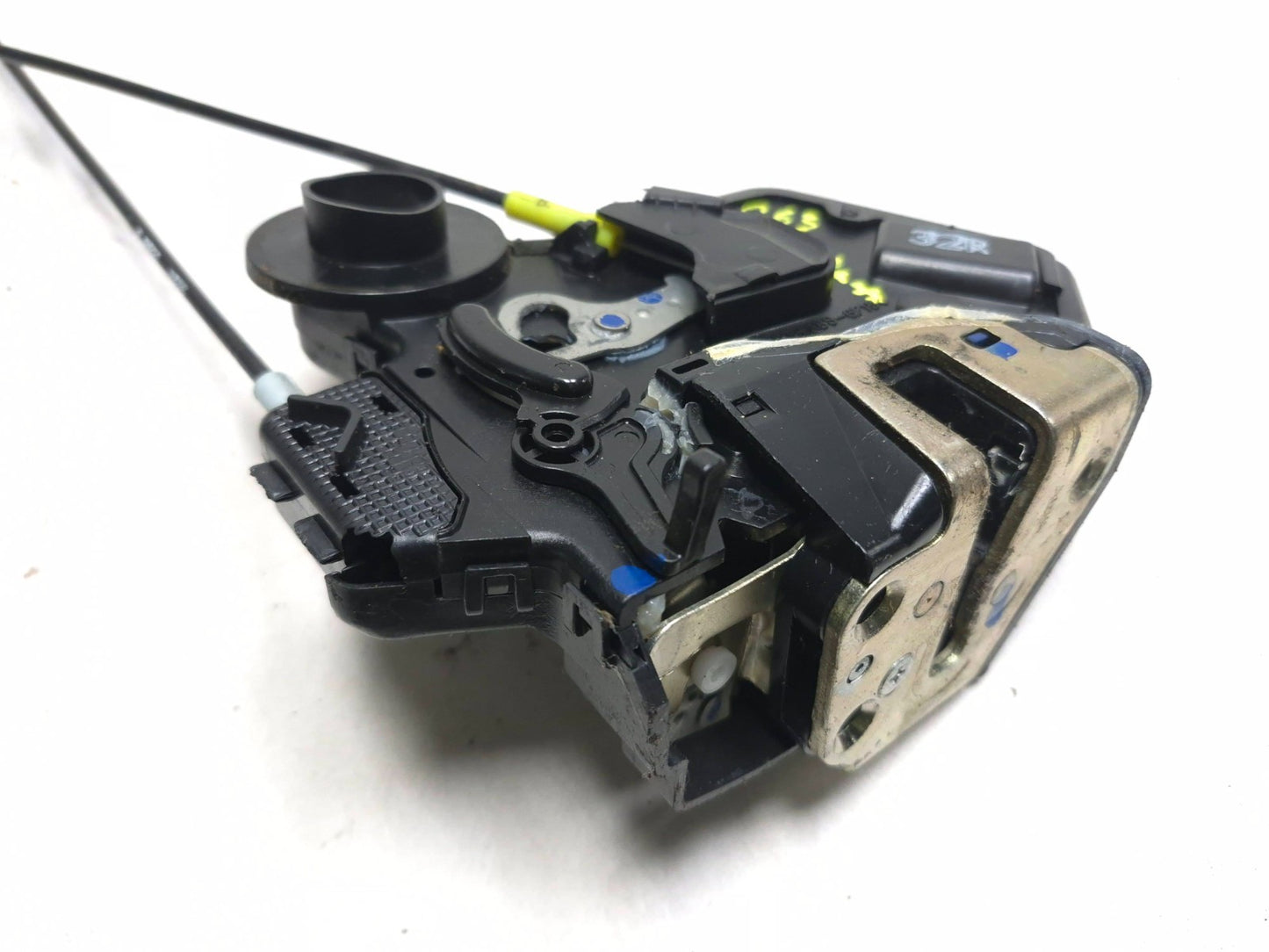 2004 Toyota Corolla Door Lock Actuator Rear Passenger Side Right 69050-02091 OEM