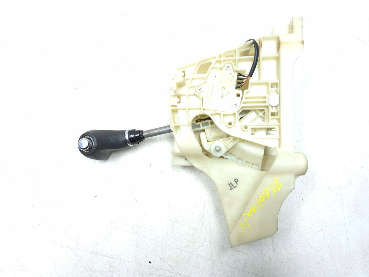 2015 Kia Optima 2.4l Automatic Transmission Gear Shifter W/ Knob 467004c400 OEM