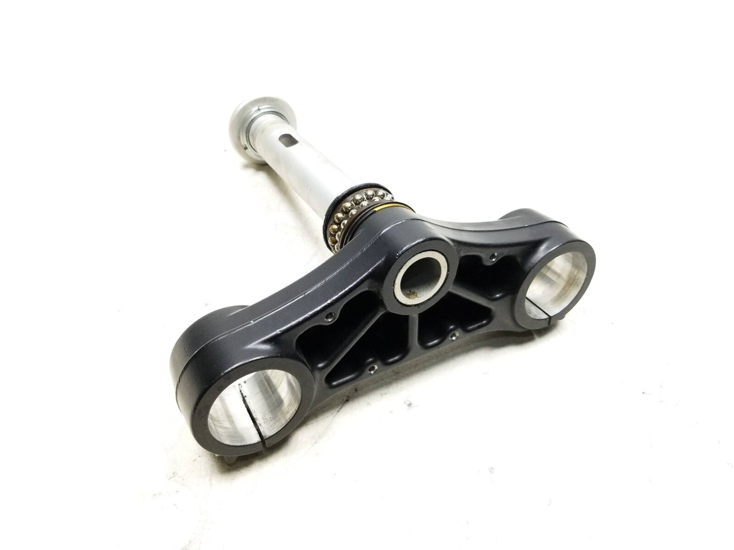 20 - 24 Benelli 302s Lower Triple Tree OEM 1609 Miles