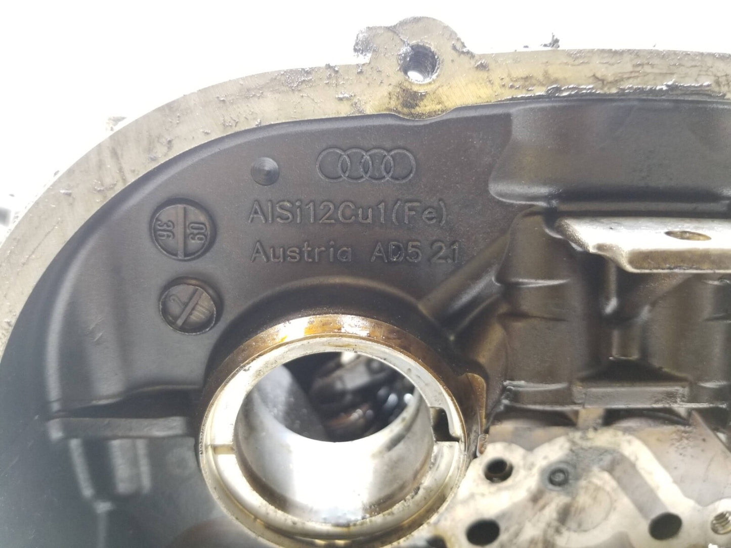 2009 - 2012 Audi Q5 3.2 Engine Cylinder Head Pair OEM