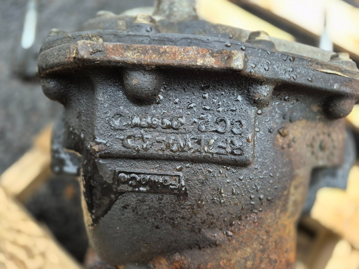 2008 Lincoln Navigator L Rear Differential Gear Carrier Assy OEM