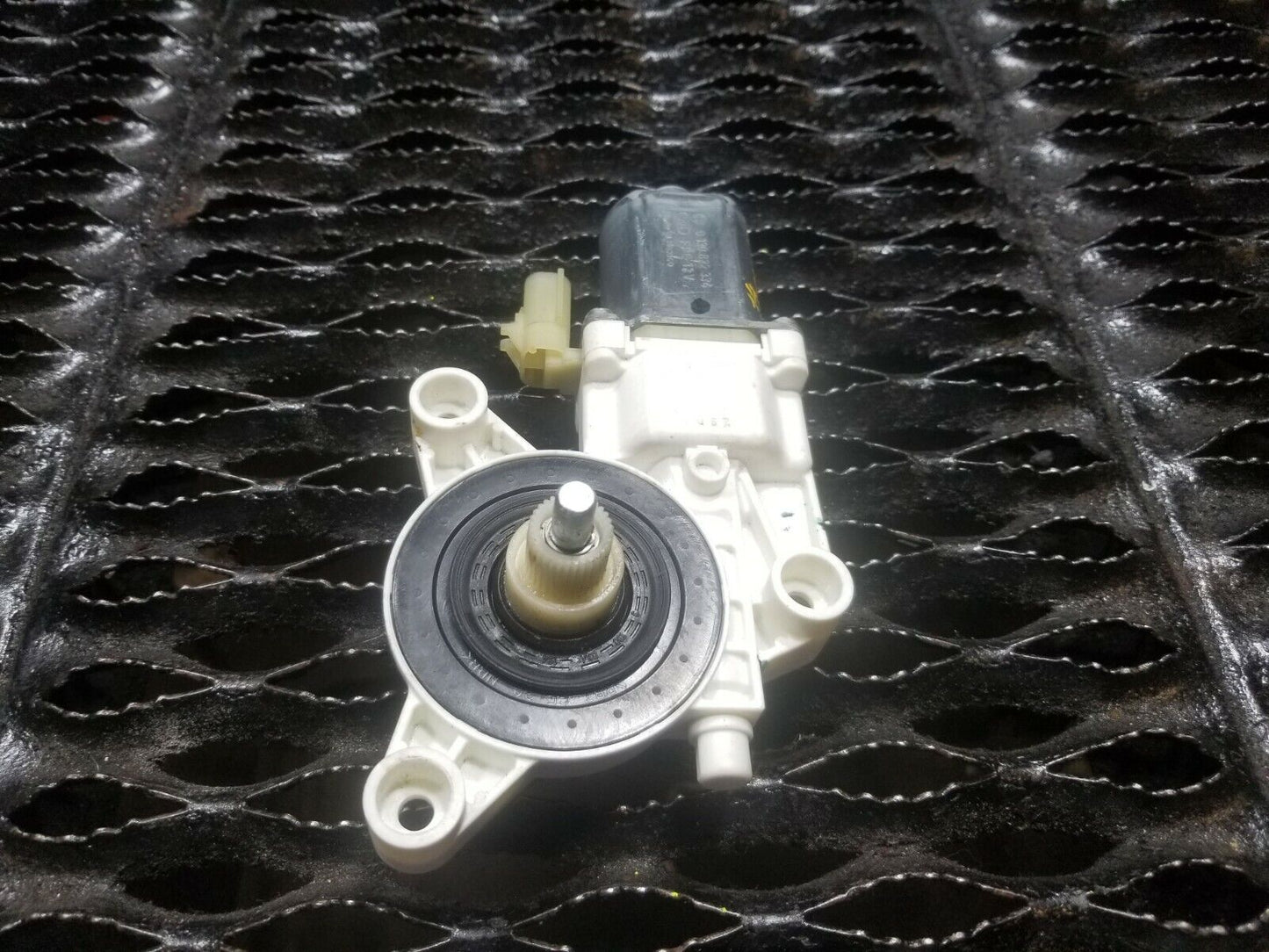 14 2014 Dodge Caravan Front Passenger Door Window Motor 3c18076-d OEM #109