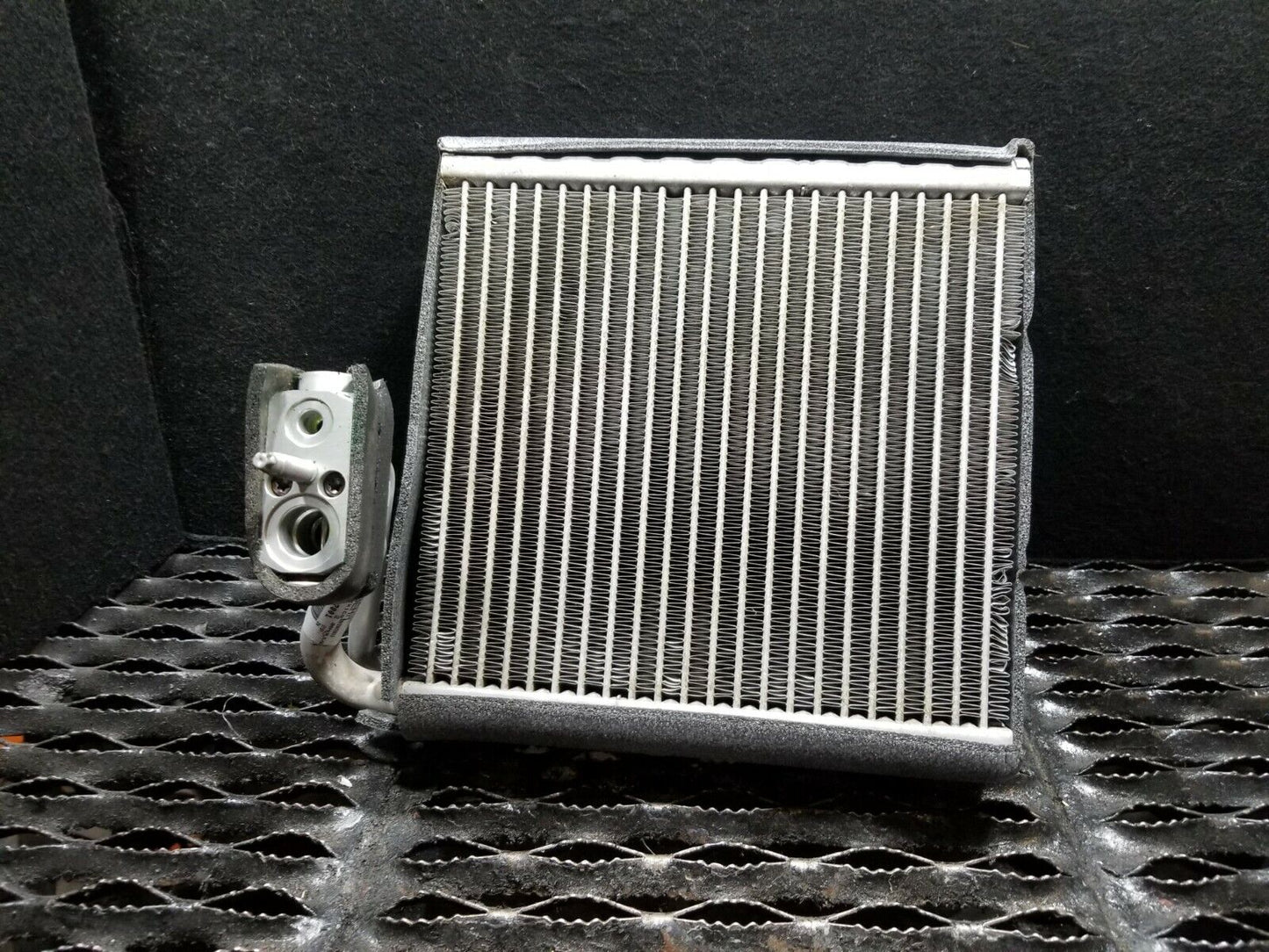 13 14 15 GMC Acadia Front A/c Evaporator OEM