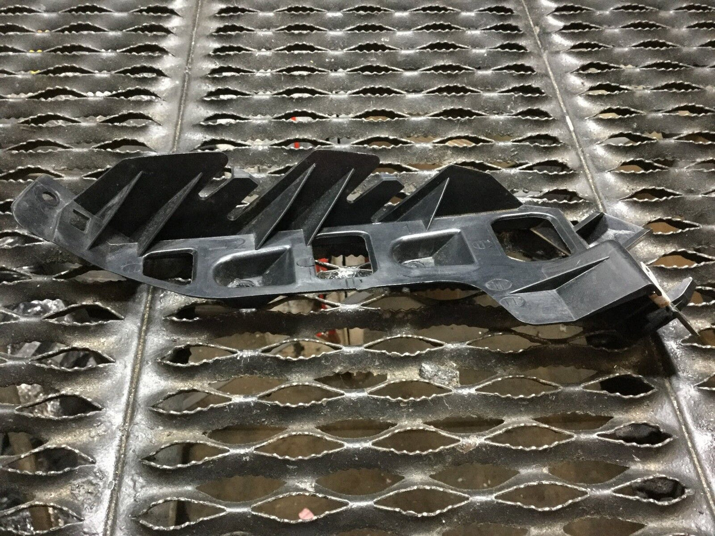15 16 17 Chrysler 200 Bumper Face Bar Bracket Rear Left Driver Side OEM