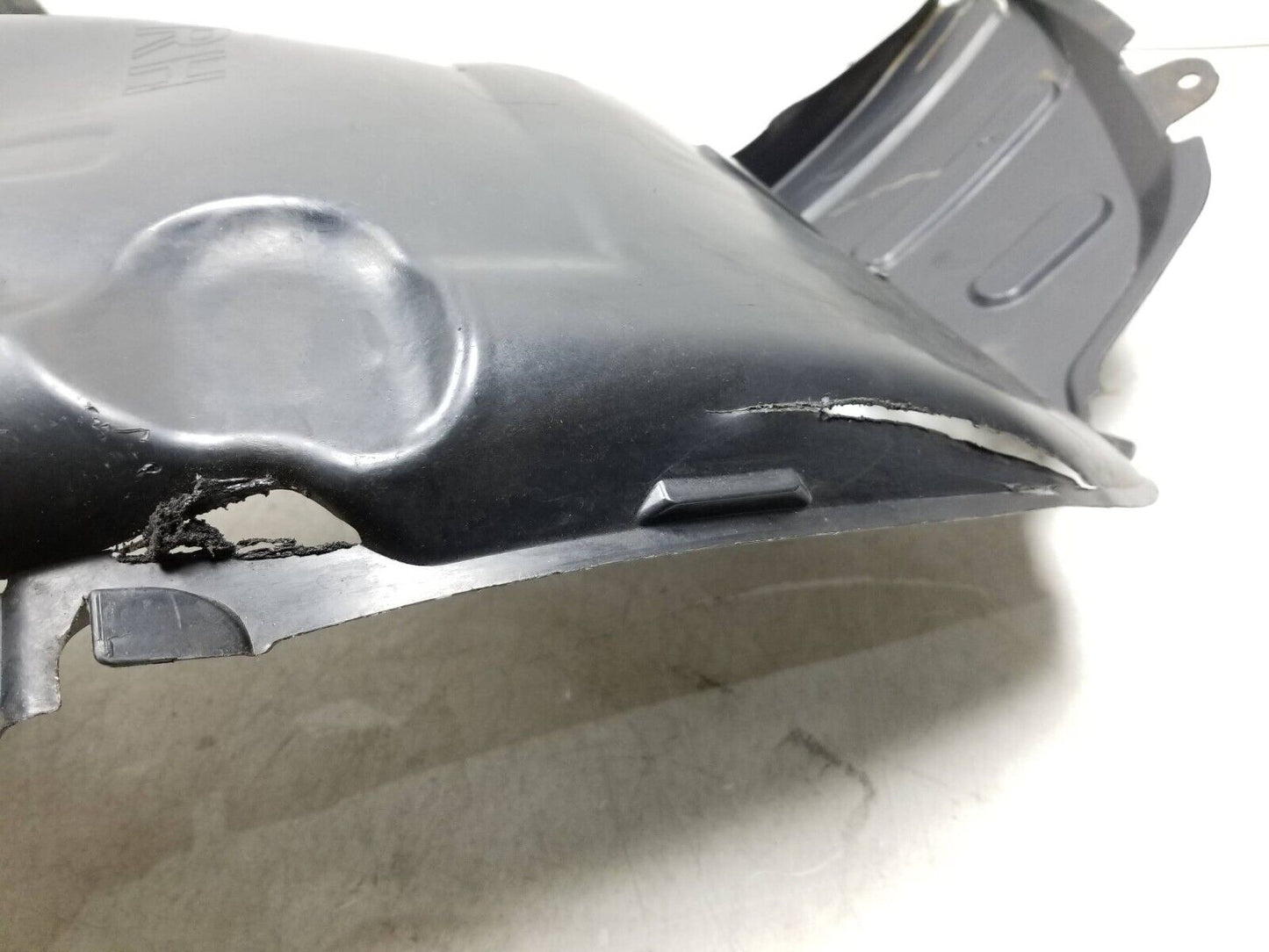 09 - 12 Hyundai Genesis Coupe Front Fender Liner Splash Inner Passenger Side OEM