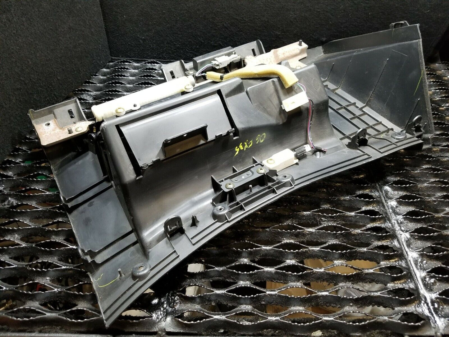 06 07 08 Infiniti Fx35 Glove Box Tray W/o Door Lid OEM