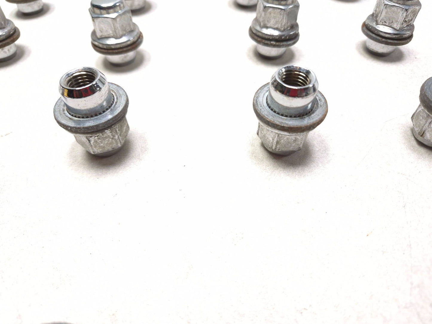 2011 Toyota Prius Wheel Lug Nut 25pcs OEM