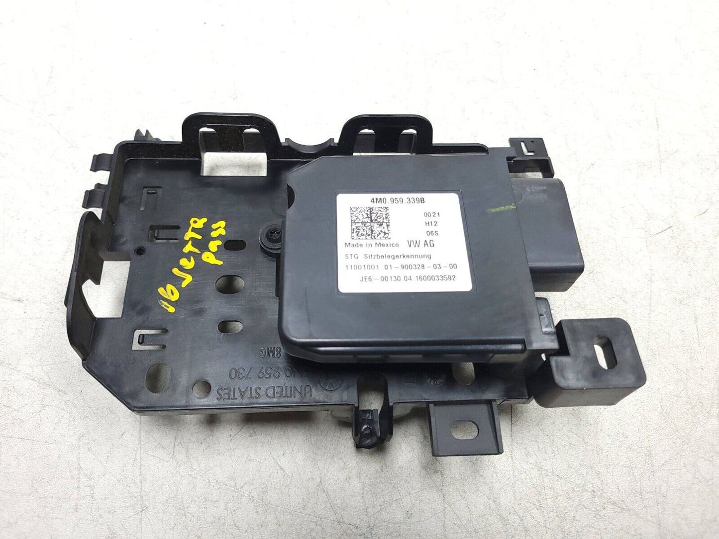 15-18 Volkswagen Jetta Front Seat Occupant Sensor & Wiring Harness Passenger OEM