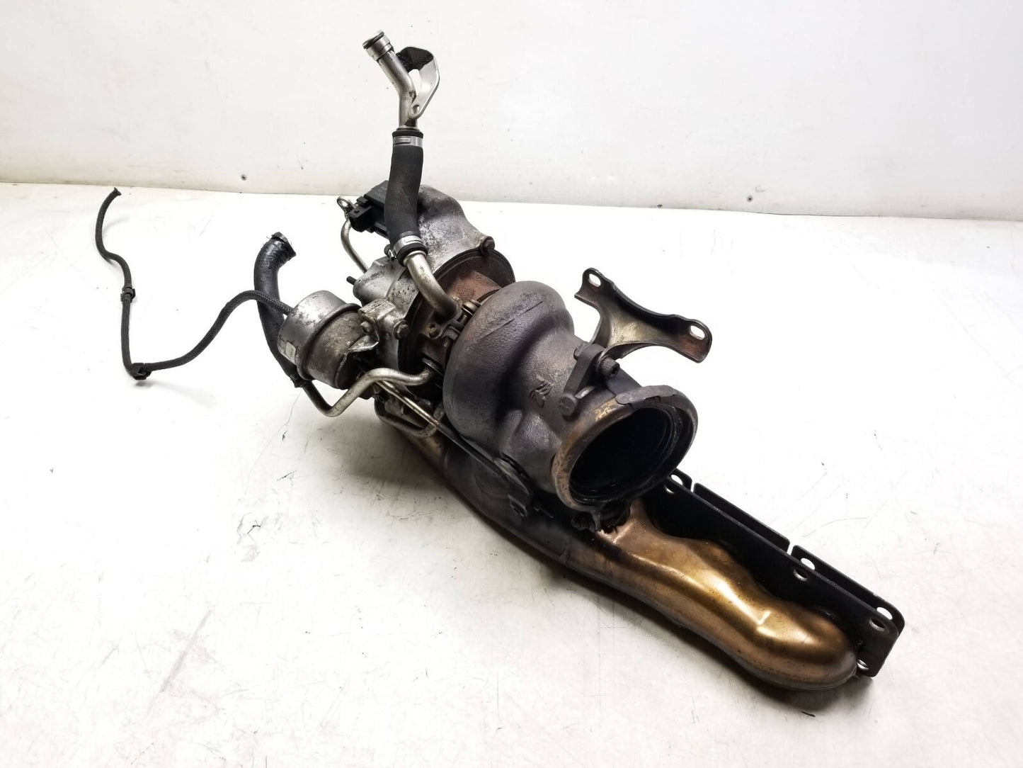 2011 - 2013 BMW X5 X6 E70 Turbo Turbocharger W/exhaust Manifold 3.0l OEM