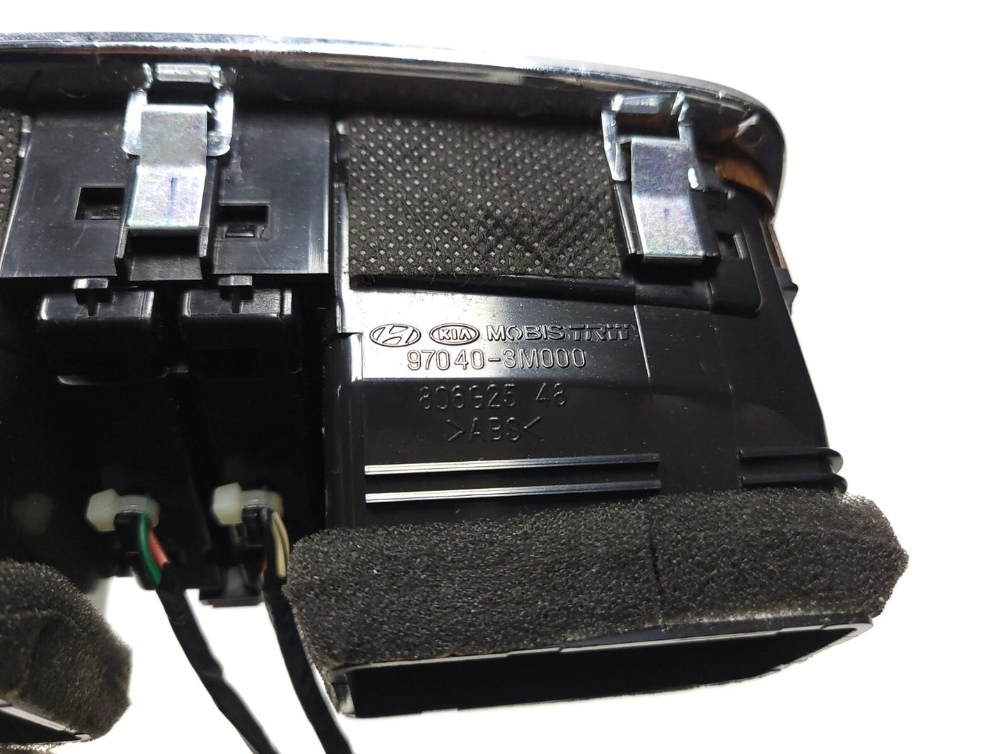 09-12 Hyundai Genesis Center Console Rear Air Vent 97040-3m000 OEM