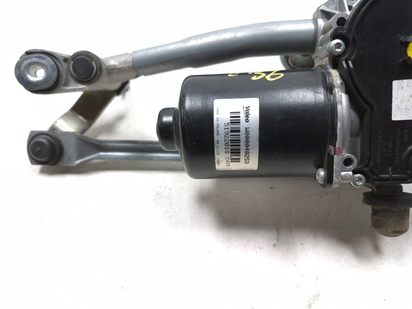 2014 Fiat 500l Windshield Wiper Motor W/ Linkage OEM