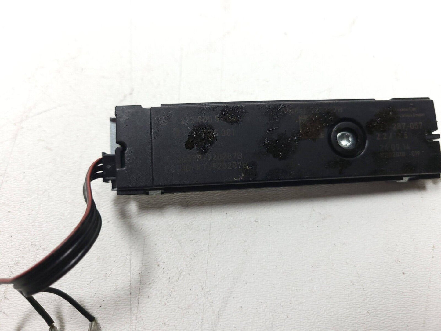 2015-2020 Mercedes C300 W205 Antenna Amplifier Booster A1669051702 OEM