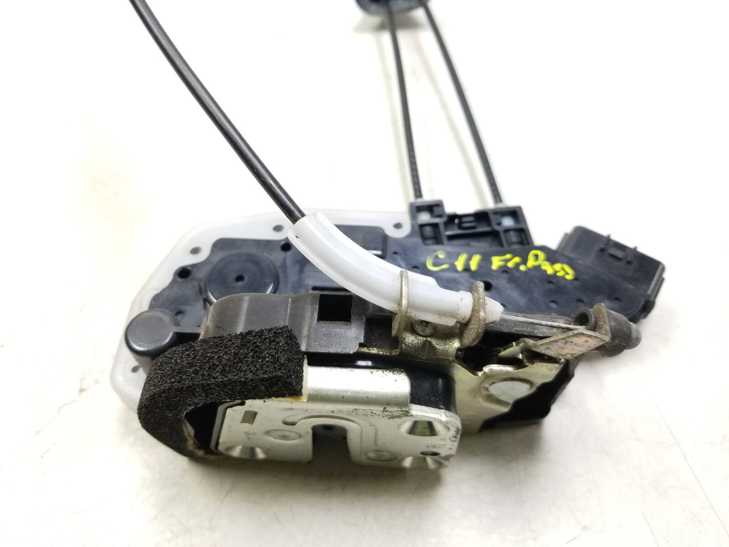 2008 - 2013 Nissan Rogue Front Door Lock Actuator Passenger Side Right OEM