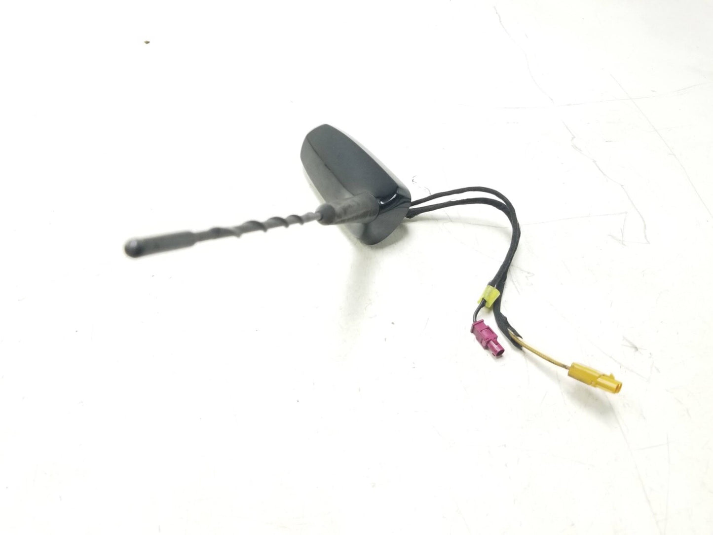 2010 - 2014 Cadillac SRX Radio Antenna OEM