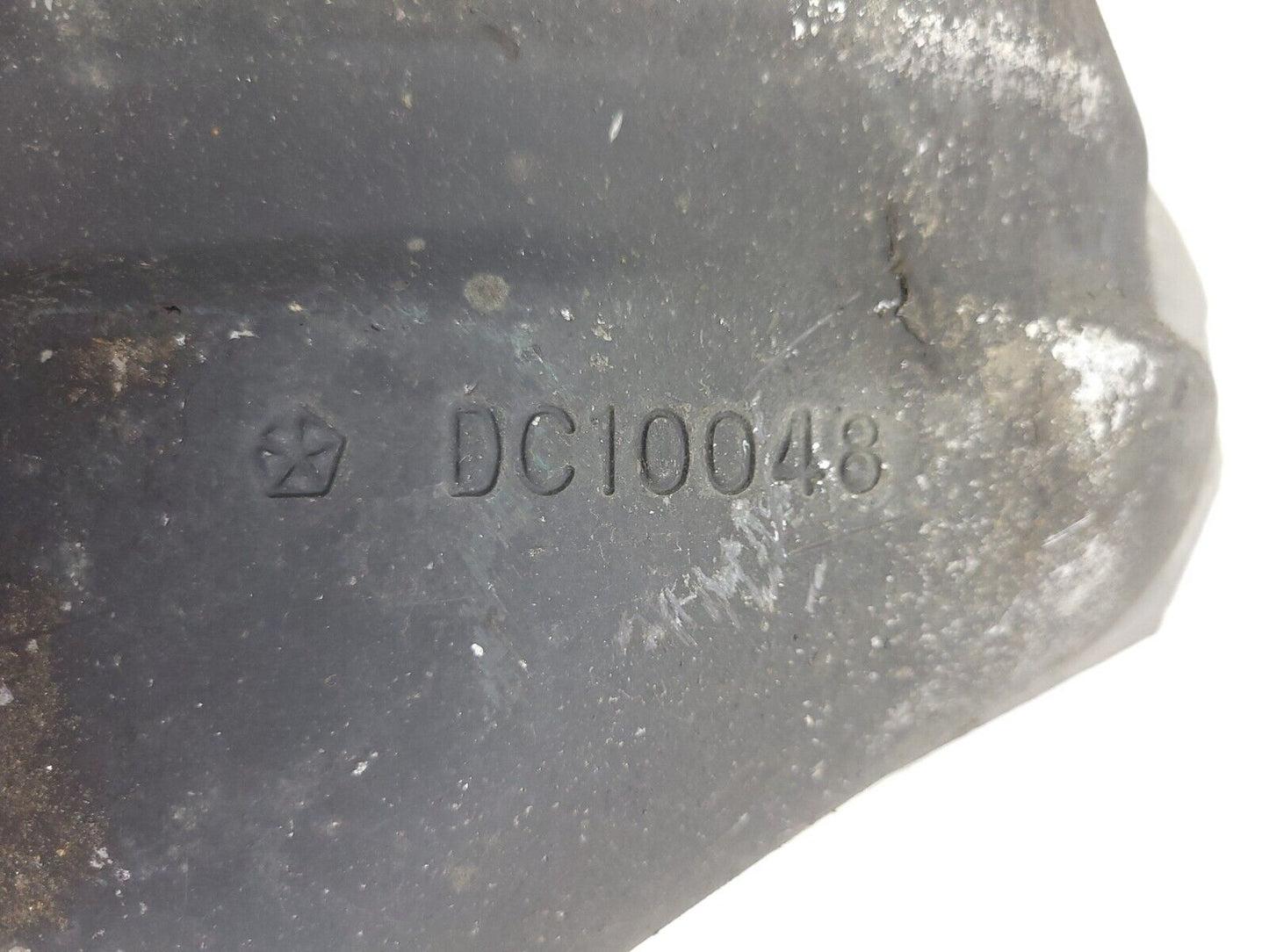 2011 - 2022 Dodge Durango Muffler Exhaust Passenger Side Right 3.6l OEM