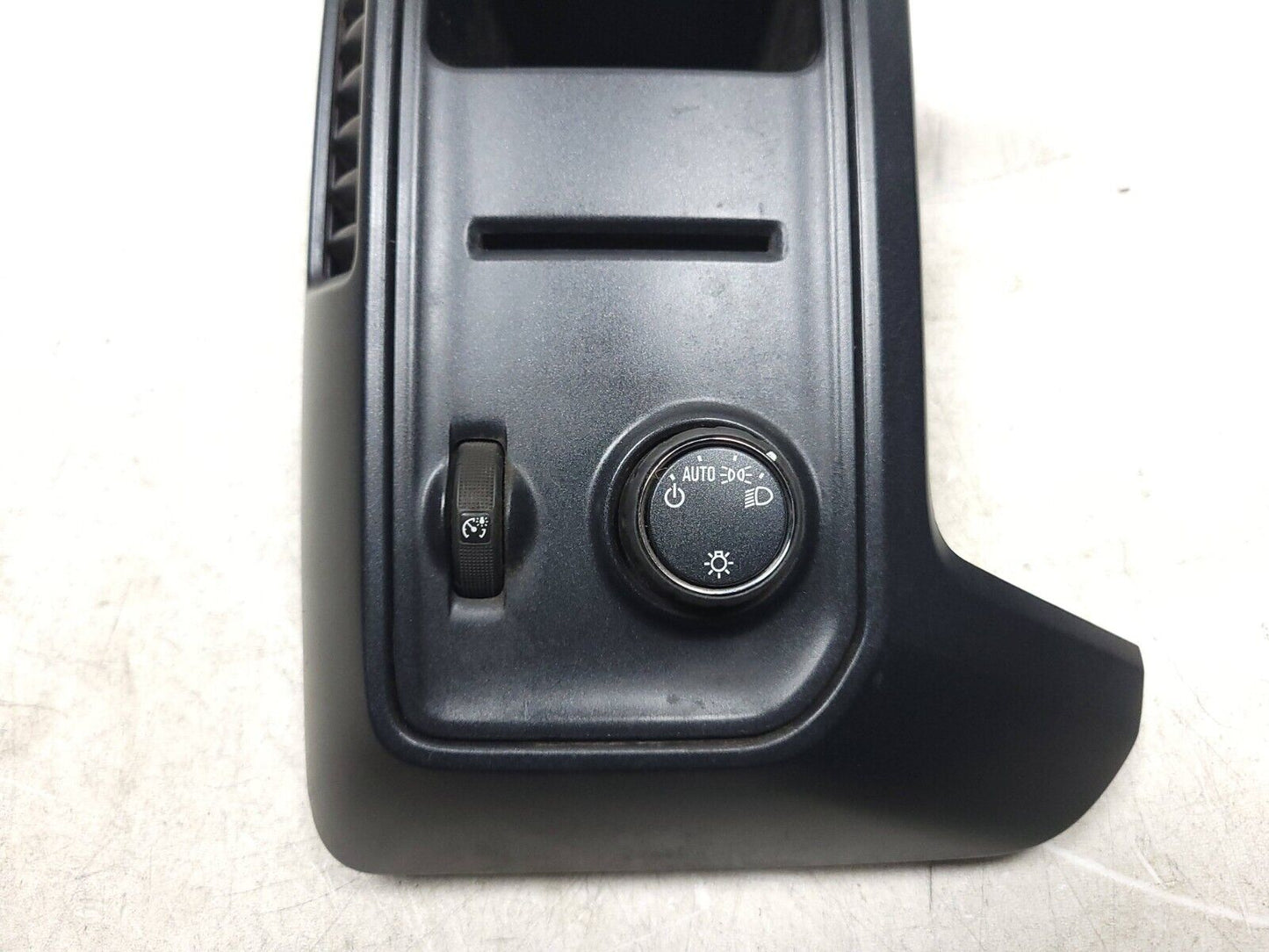 14-19 Chevrolet Silverado 1500 Headlight Control Switch W/ Trim Air Vent OEM