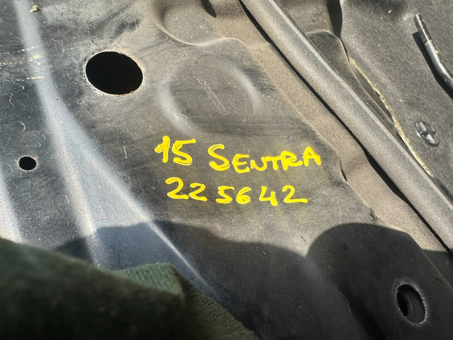 2015  Nissan Sentra Hood OEM *paint Code: Kh3*