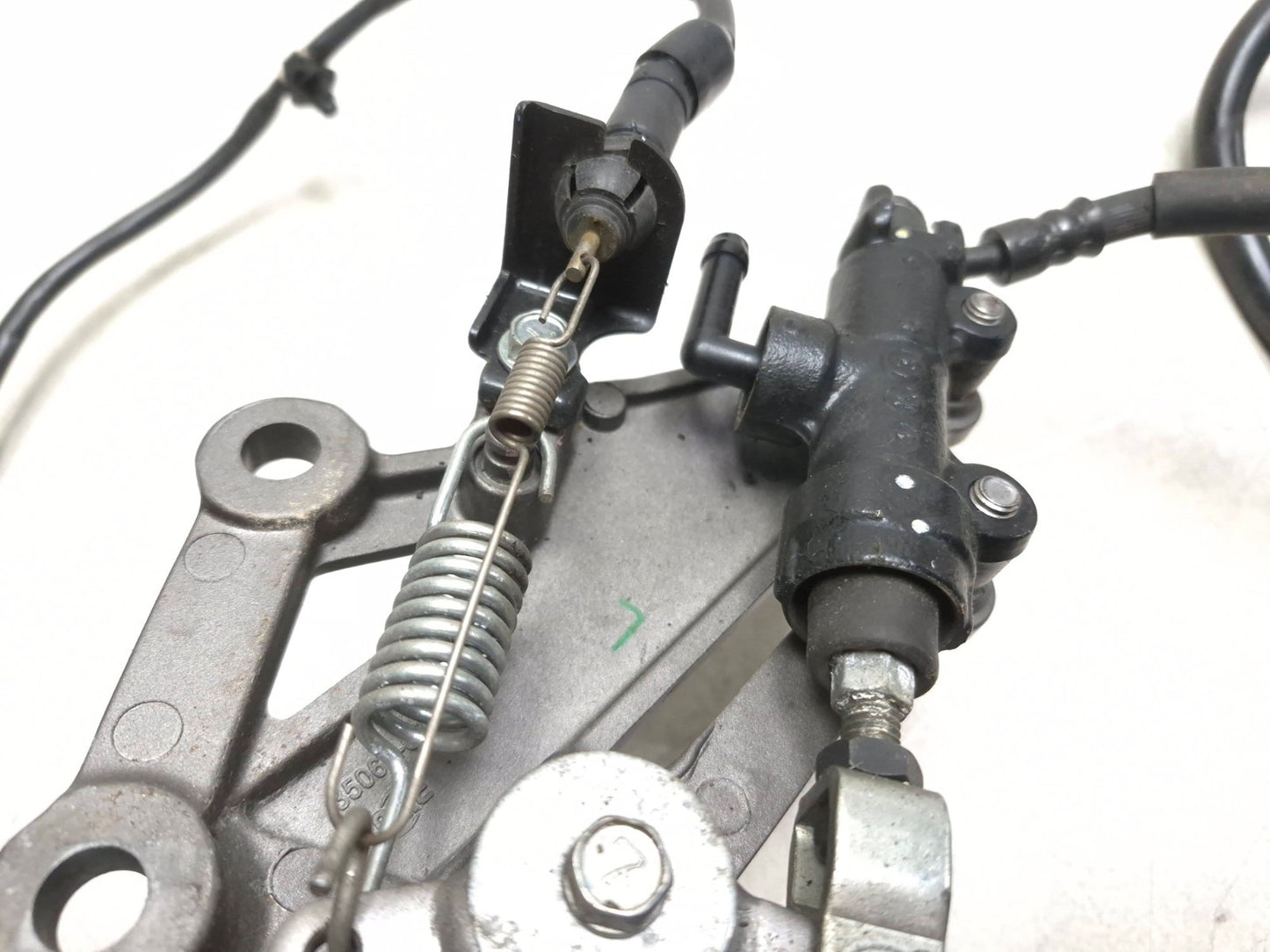 2014 Kawasaki Ninja 300ex300a Right Fotpeg W/ Brake Cylinder & Brake Caliper OEM
