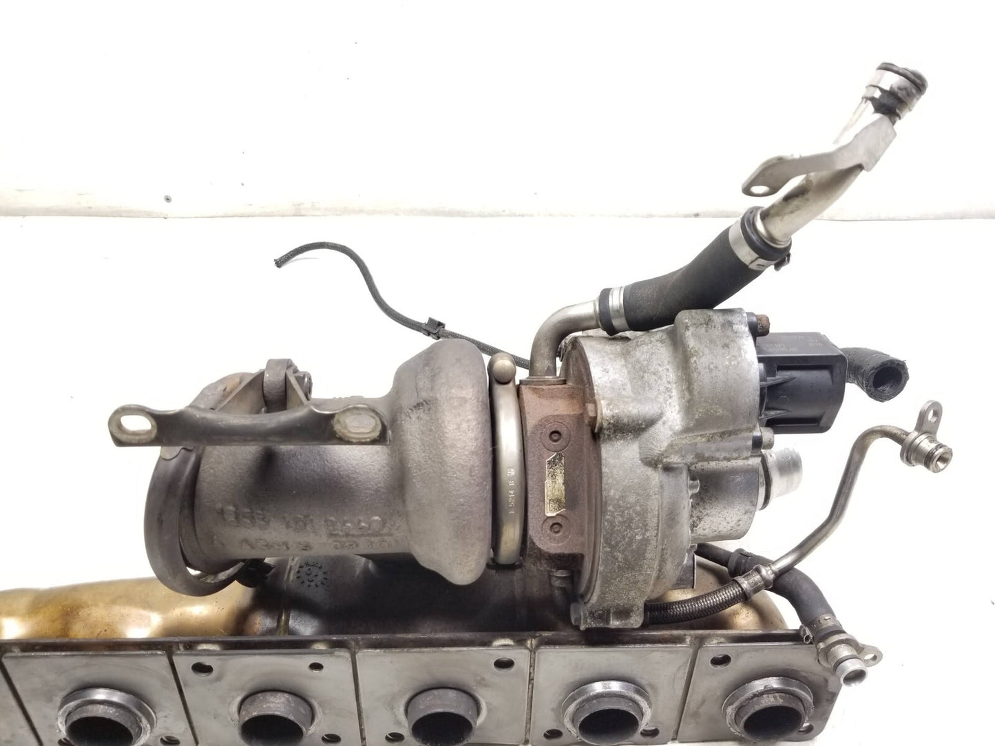 2011 - 2013 BMW X5 X6 E70 Turbo Turbocharger W/exhaust Manifold 3.0l OEM