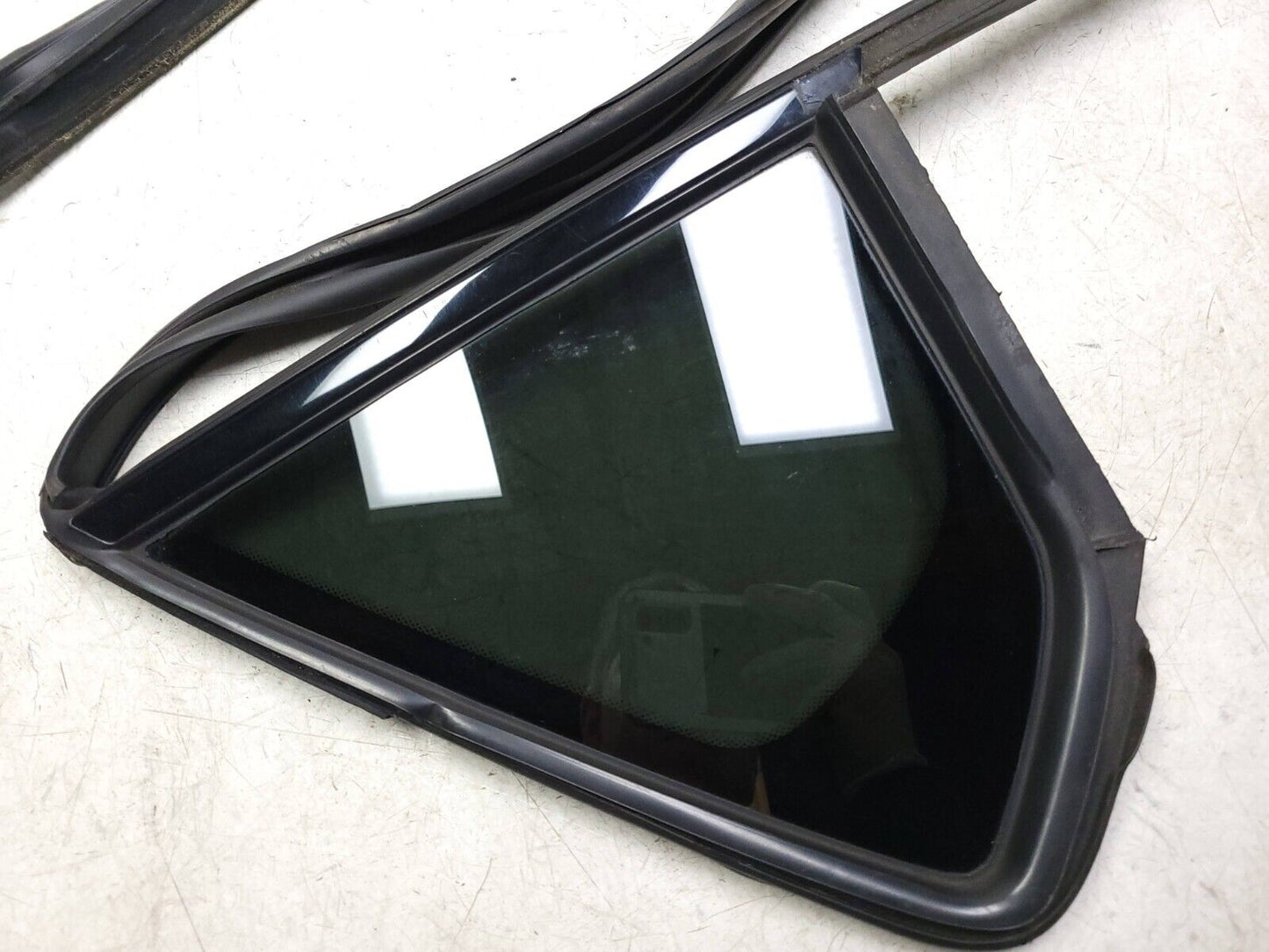 10-15 Chevrolet Equinox Rear Door Vent Glass Passenger Side Right OEM