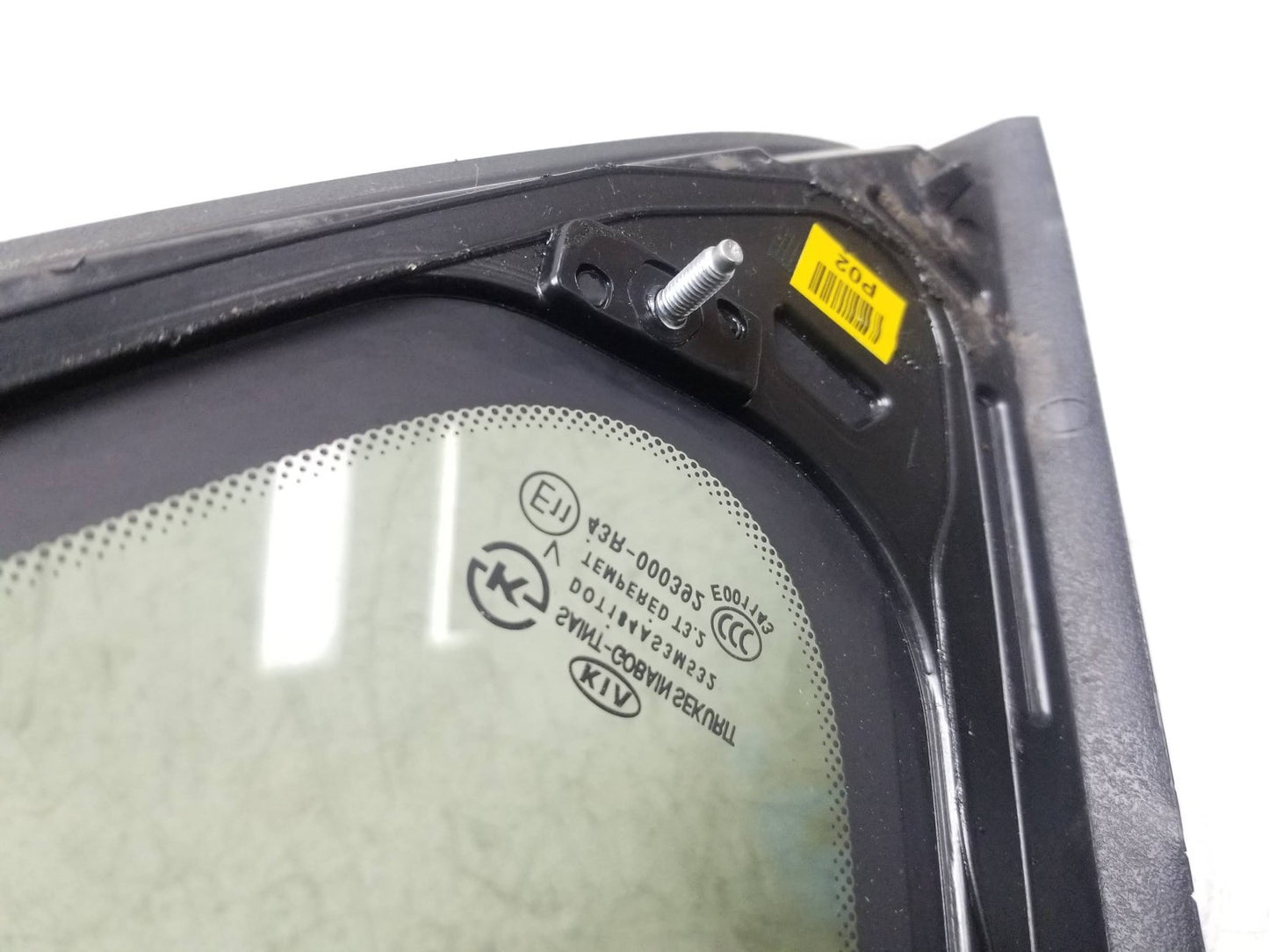 2014 - 2019 Kia Soul Door Vent Window Glass Rear Passenger Side Right OEM